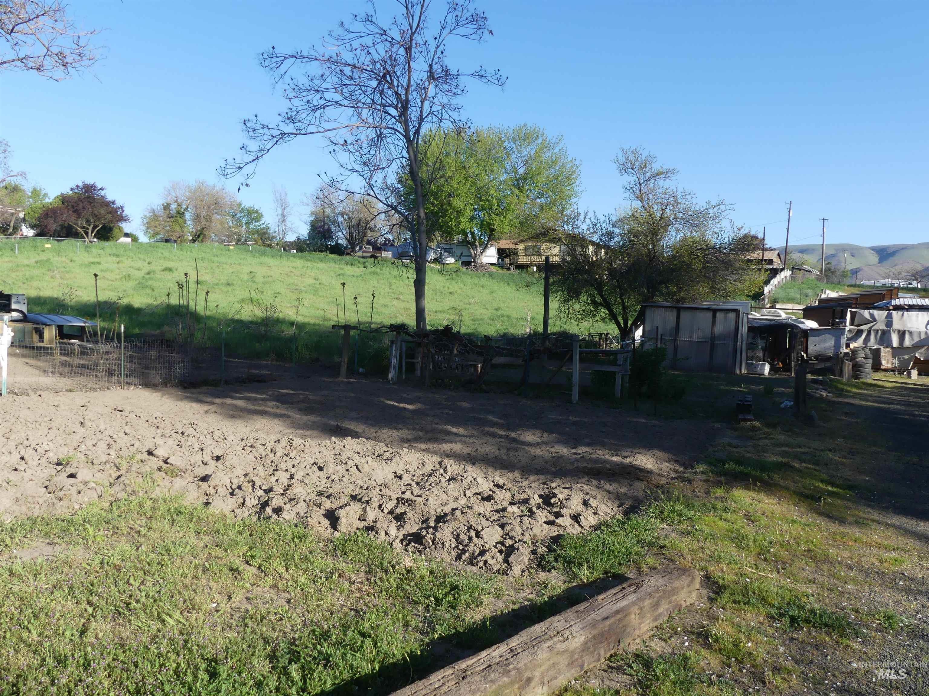 1422-1430 16th Ave, Clarkston, Washington 99403, 2 Bedrooms, 1 Bathroom, Residential Income For Sale, Price $499,000, 98944729