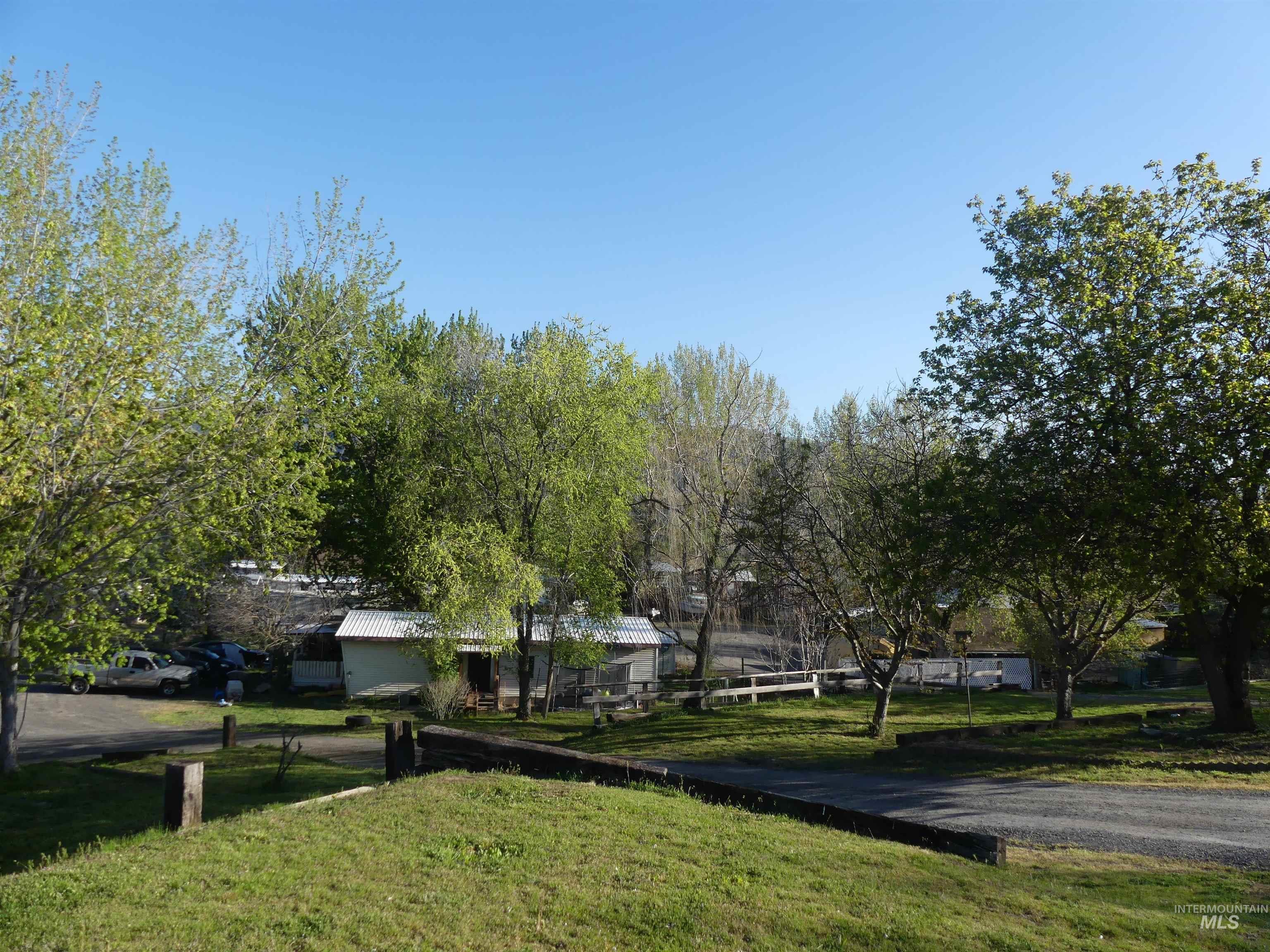 1422-1430 16th Ave, Clarkston, Washington 99403, 2 Bedrooms, 1 Bathroom, Residential Income For Sale, Price $499,000, 98944729