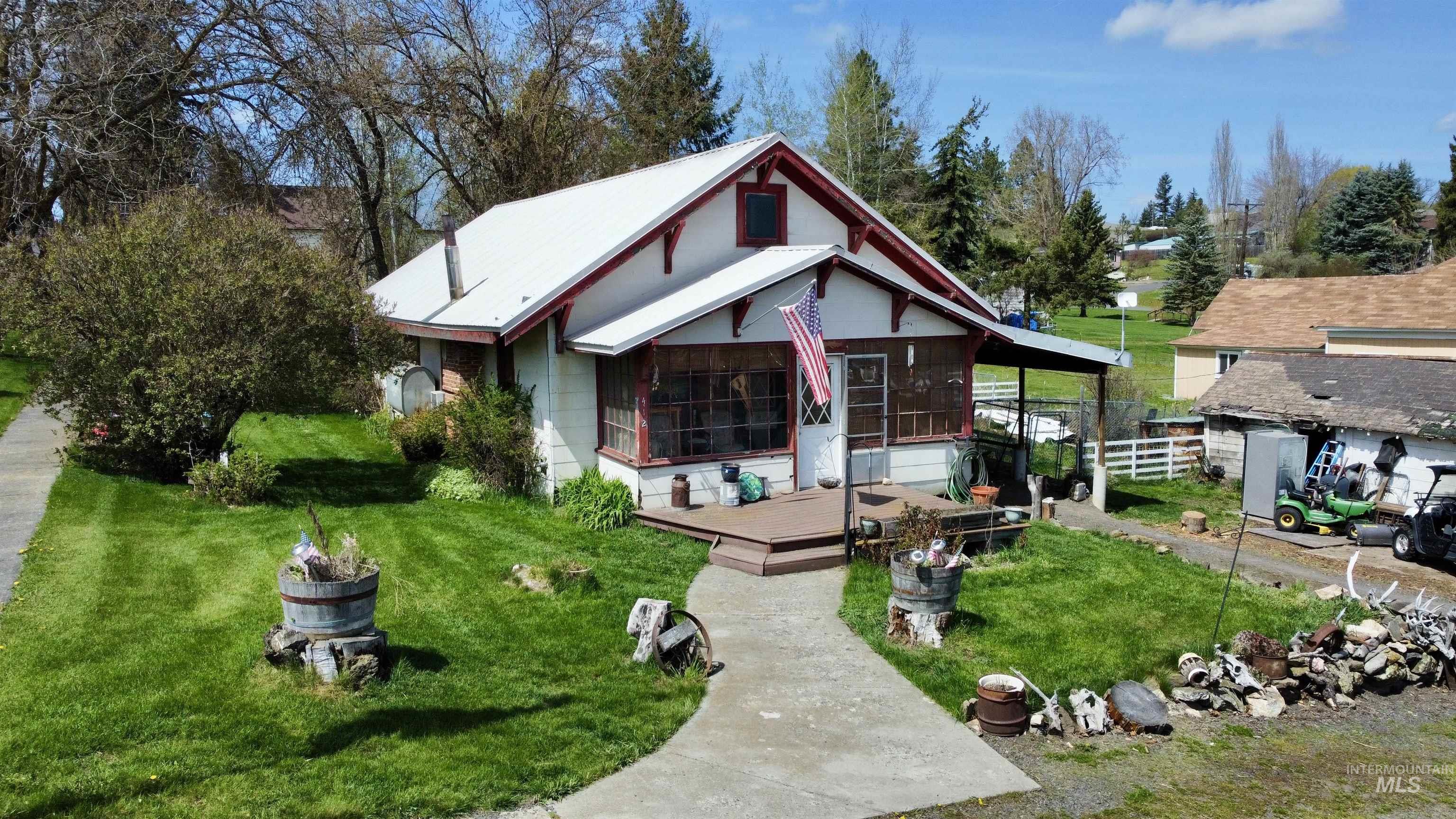 412 Walnut St, Nezperce, Idaho 83543, 3 Bedrooms, 1 Bathroom, Residential For Sale, Price $225,000, 98944790