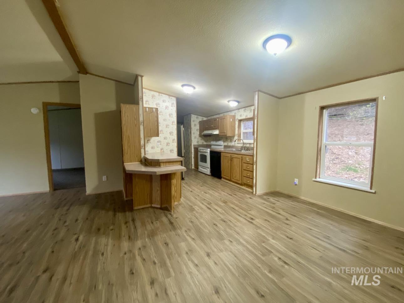 174 Elmwood Loop, Lenore, Idaho 83544, 3 Bedrooms, 2 Bathrooms, Residential For Sale, Price $127,000, 98944805