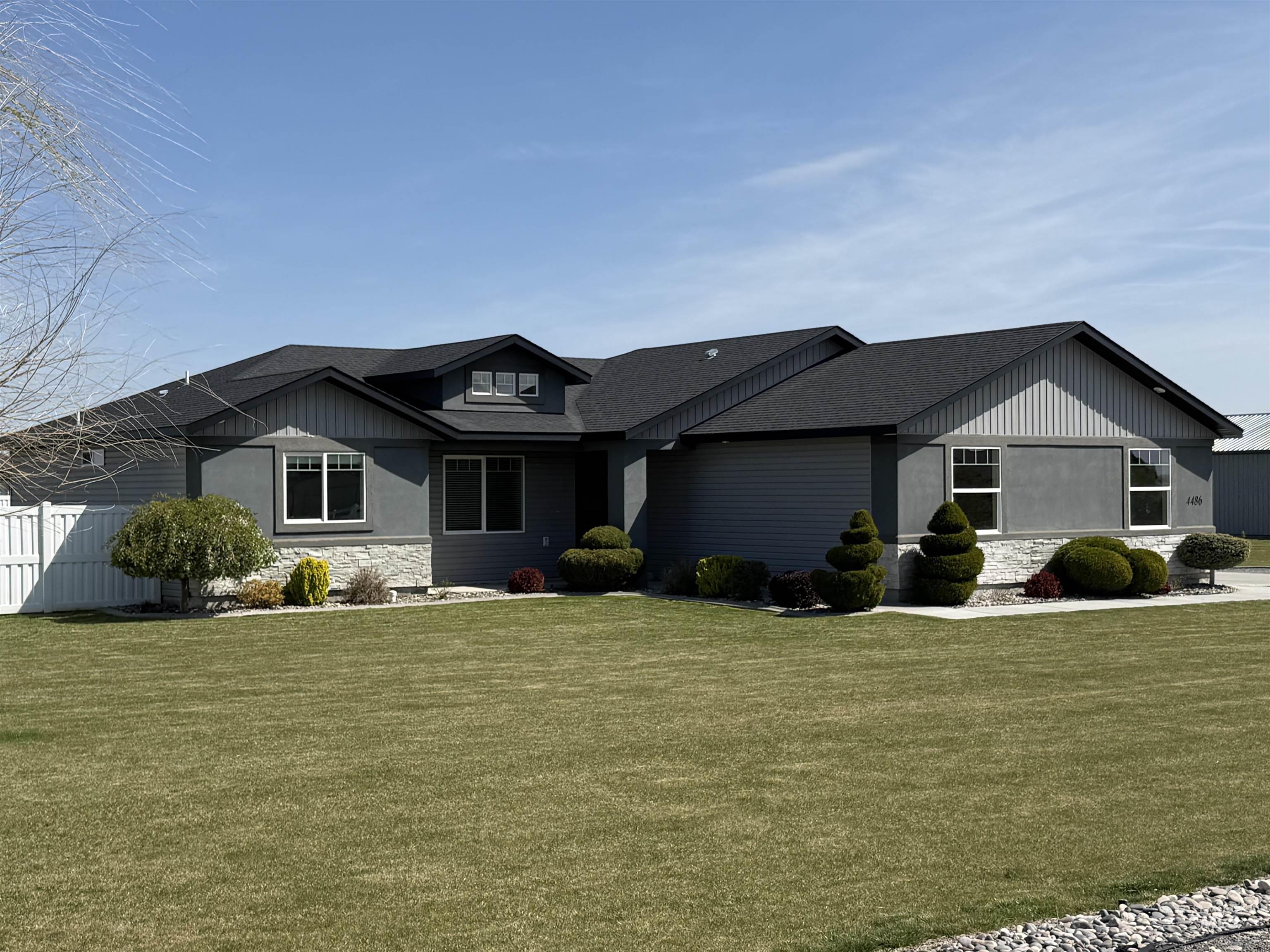 4486 Turner Cir, Murtaugh, Idaho 83344-5028, 3 Bedrooms, 2 Bathrooms, Residential For Sale, Price $435,000,MLS 98944894
