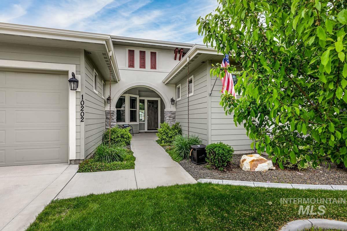 10202 W Twisted Vine Dr, Star, Idaho 83669, 5 Bedrooms, 4 Bathrooms, Residential For Sale, Price $999,900, 98944896