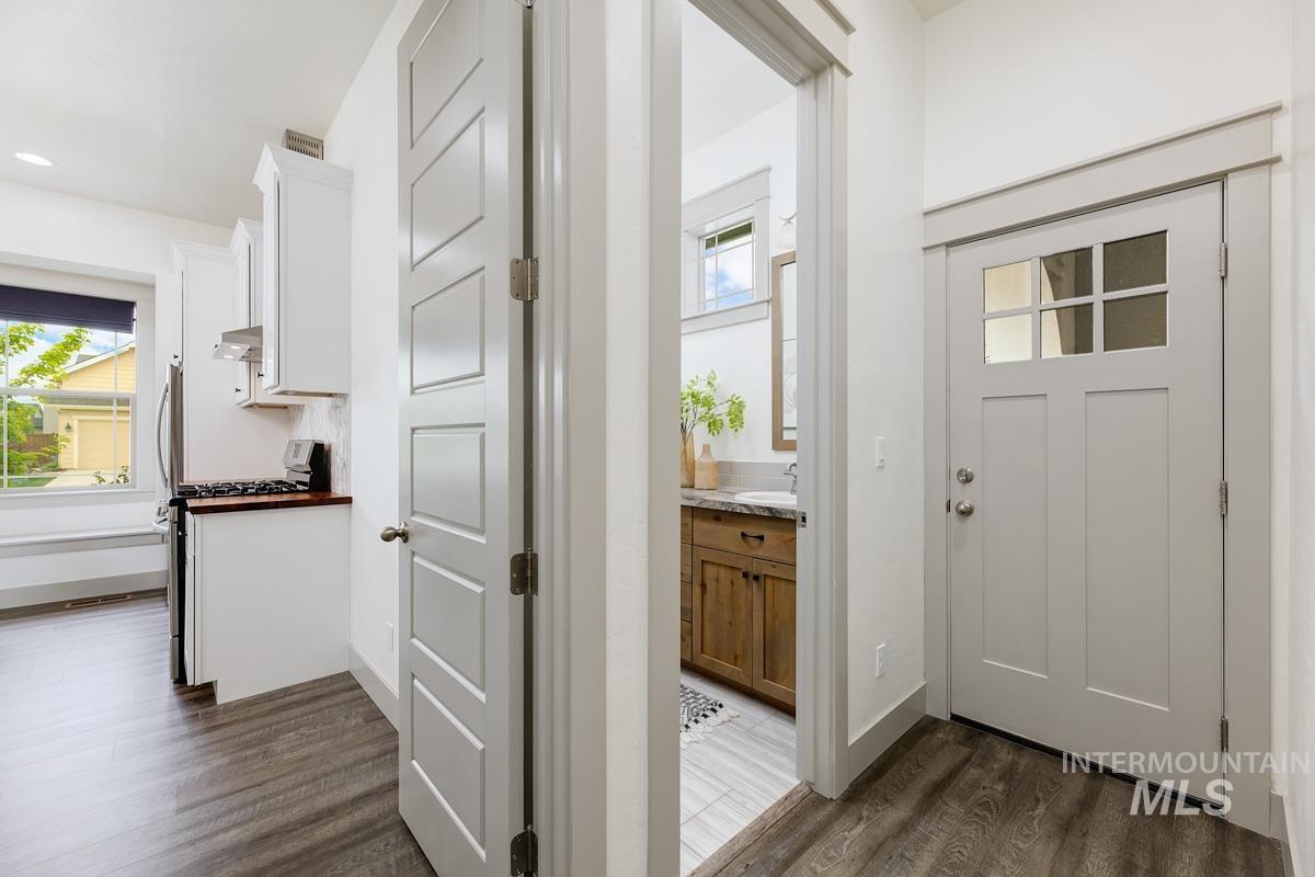 10202 W Twisted Vine Dr, Star, Idaho 83669, 5 Bedrooms, 4 Bathrooms, Residential For Sale, Price $999,900, 98944896