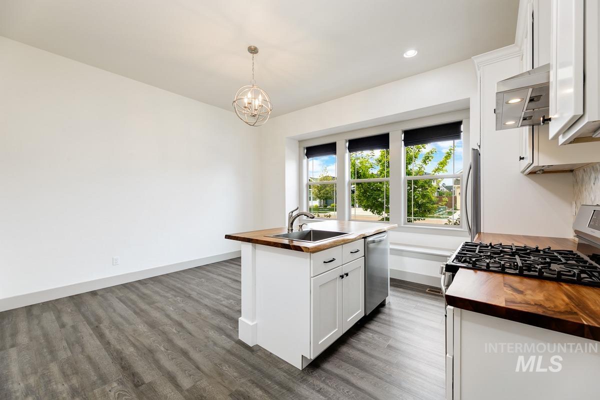 10202 W Twisted Vine Dr, Star, Idaho 83669, 5 Bedrooms, 4 Bathrooms, Residential For Sale, Price $999,900, 98944896