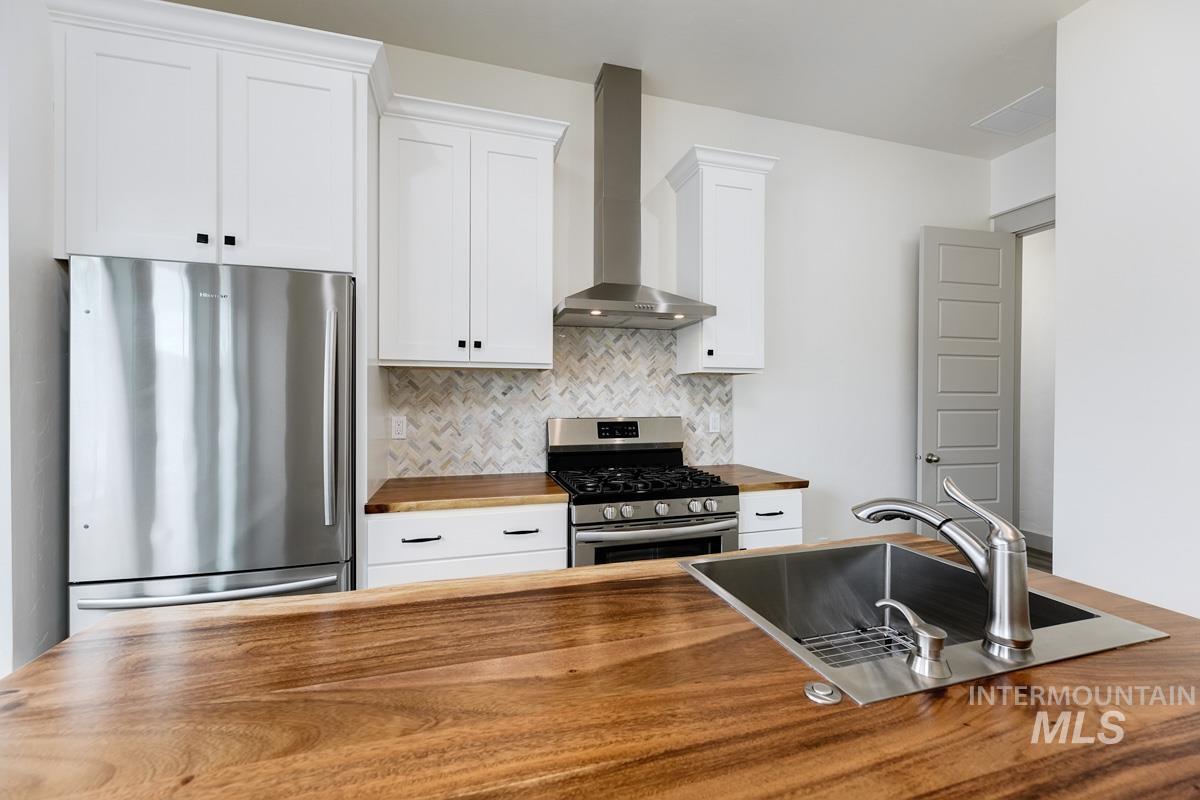 10202 W Twisted Vine Dr, Star, Idaho 83669, 5 Bedrooms, 4 Bathrooms, Residential For Sale, Price $999,900, 98944896