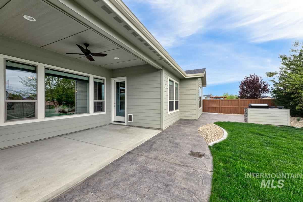 10202 W Twisted Vine Dr, Star, Idaho 83669, 5 Bedrooms, 4 Bathrooms, Residential For Sale, Price $999,900, 98944896