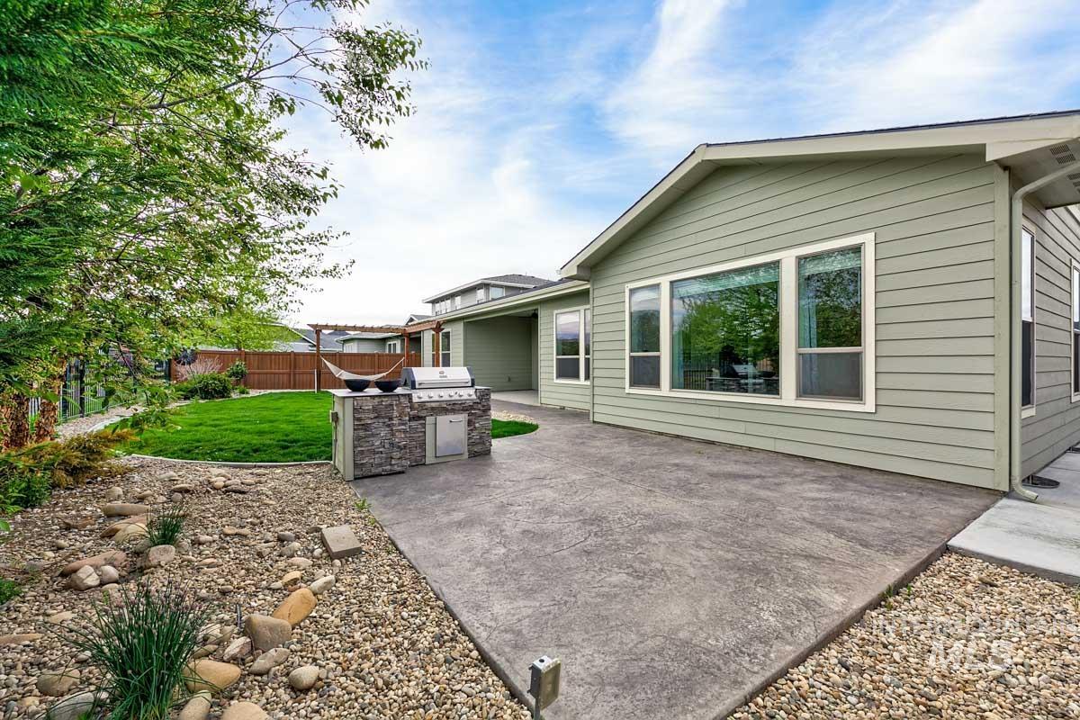 10202 W Twisted Vine Dr, Star, Idaho 83669, 5 Bedrooms, 4 Bathrooms, Residential For Sale, Price $999,900, 98944896