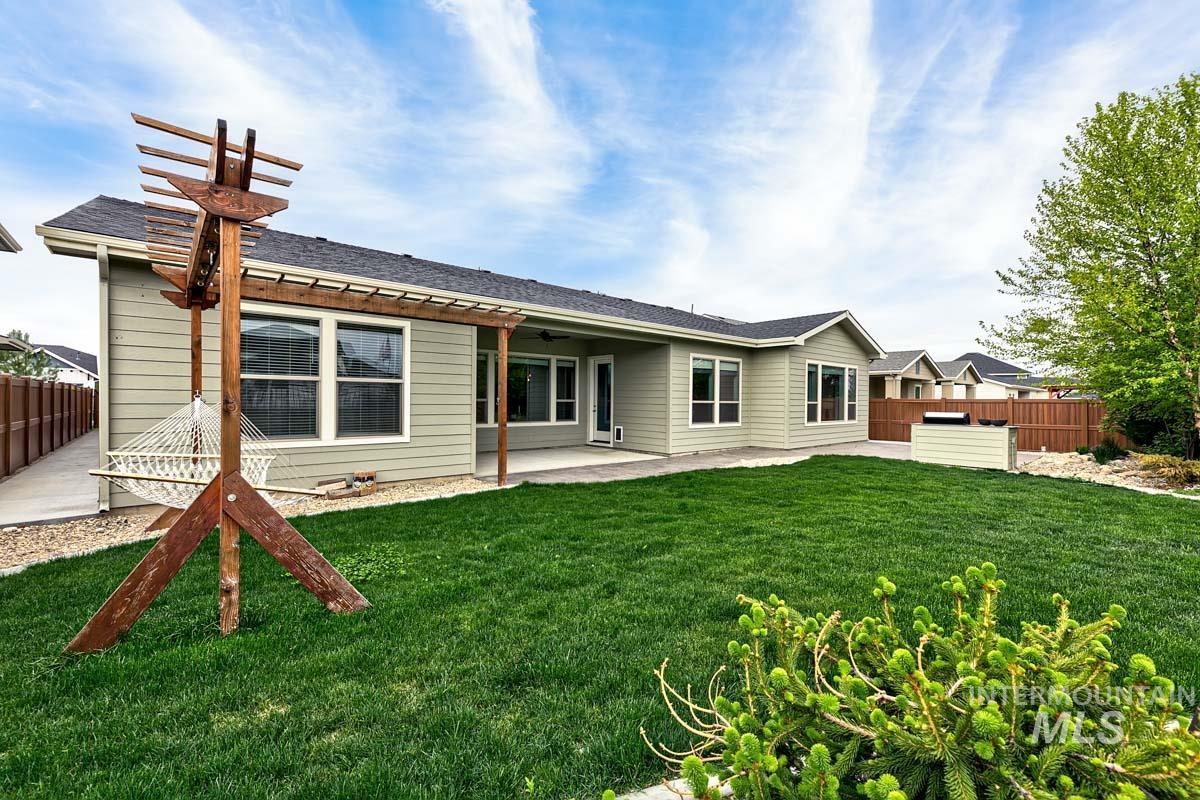 10202 W Twisted Vine Dr, Star, Idaho 83669, 5 Bedrooms, 4 Bathrooms, Residential For Sale, Price $999,900, 98944896