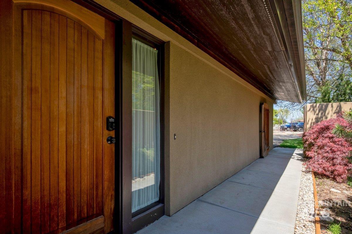 101 / 103 Minot Street, Middleton, Idaho 83644, 2 Bedrooms, 1 Bathroom, Residential Income For Sale, Price $1,164,000, 98944905