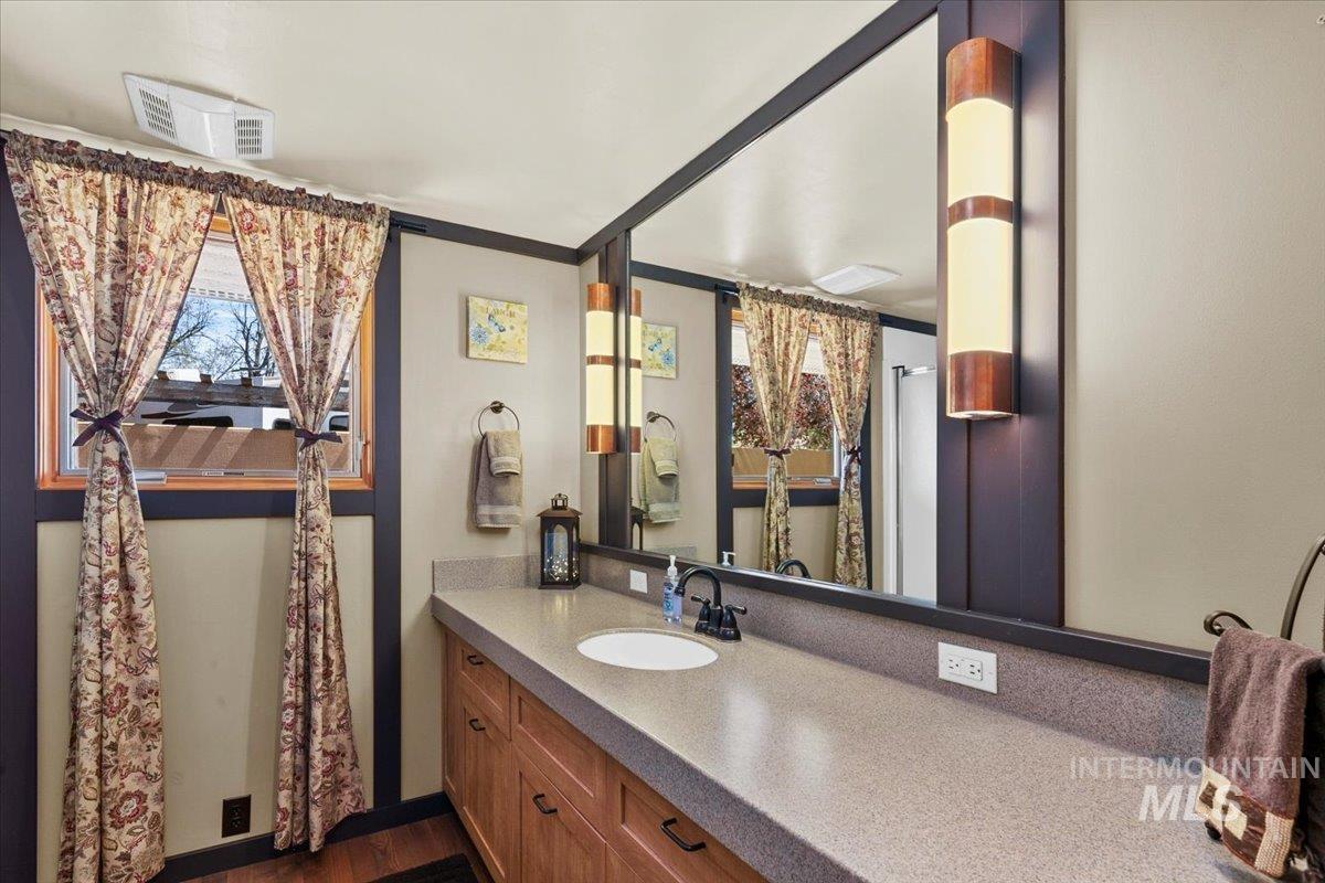 101 / 103 Minot Street, Middleton, Idaho 83644, 2 Bedrooms, 1 Bathroom, Residential Income For Sale, Price $1,164,000, 98944905