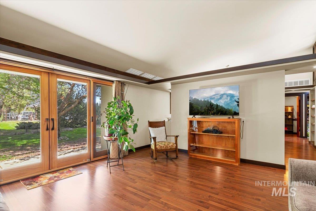 101 / 103 Minot Street, Middleton, Idaho 83644, 2 Bedrooms, 1 Bathroom, Residential Income For Sale, Price $1,164,000, 98944905