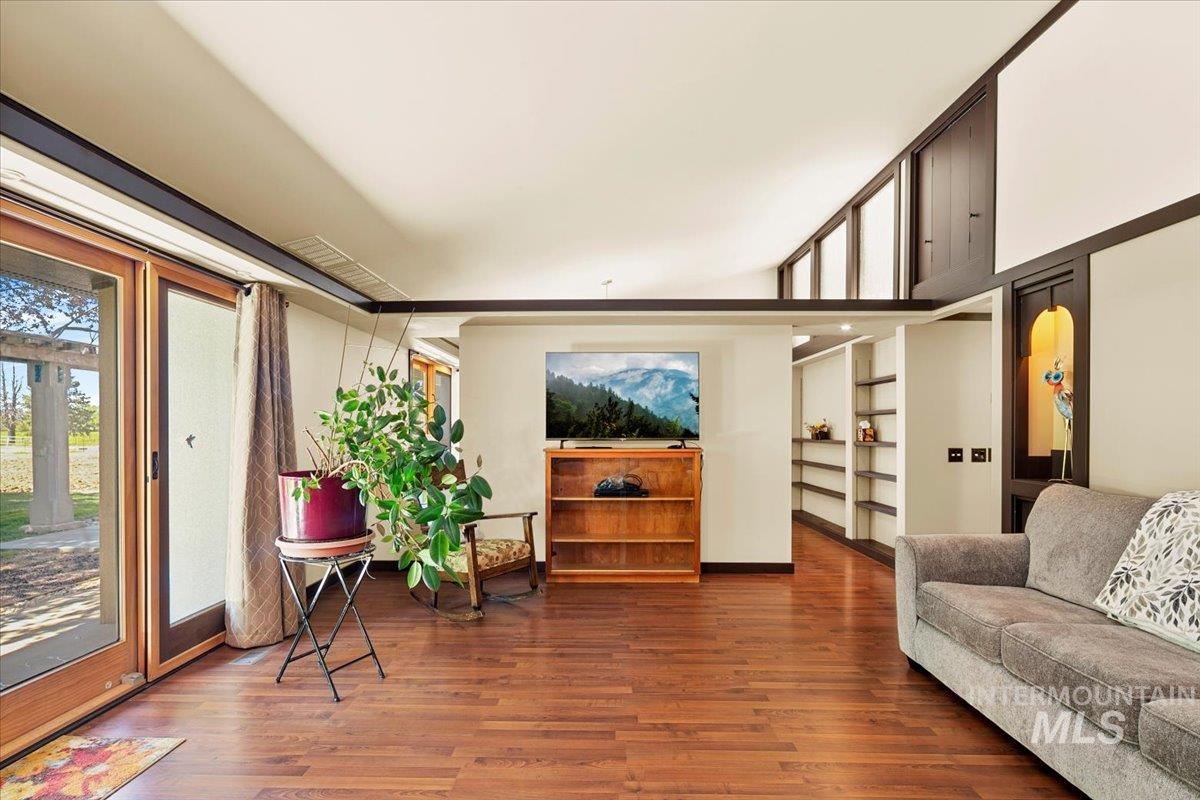 101 / 103 Minot Street, Middleton, Idaho 83644, 2 Bedrooms, 1 Bathroom, Residential Income For Sale, Price $1,164,000, 98944905