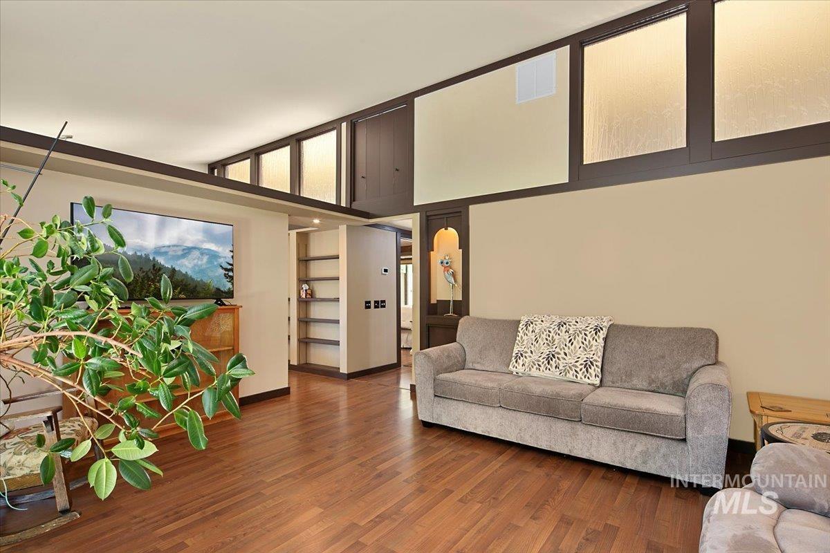 101 / 103 Minot Street, Middleton, Idaho 83644, 2 Bedrooms, 1 Bathroom, Residential Income For Sale, Price $1,164,000, 98944905