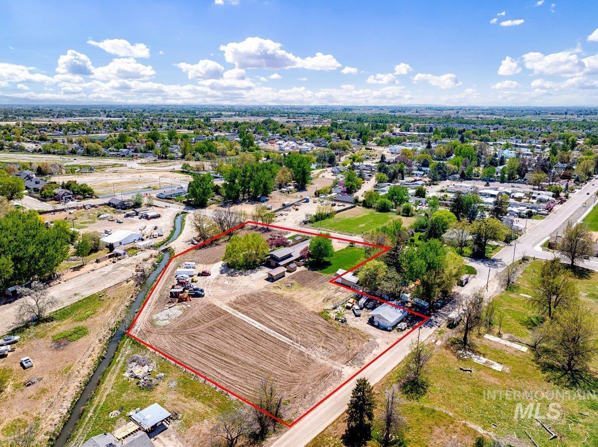 101 / 103 Minot Street, Middleton, Idaho 83644, 2 Bedrooms, 1 Bathroom, Residential Income For Sale, Price $1,164,000, 98944905