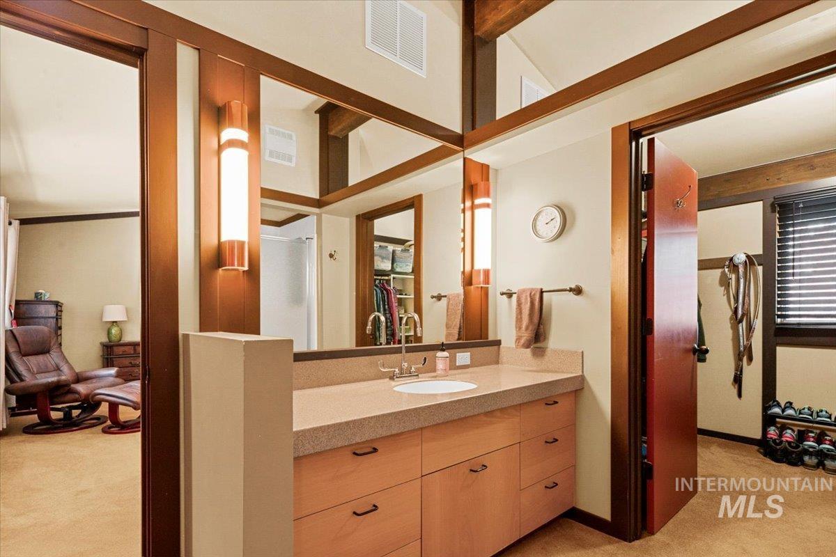 101 / 103 Minot Street, Middleton, Idaho 83644, 2 Bedrooms, 1 Bathroom, Residential Income For Sale, Price $1,164,000, 98944905