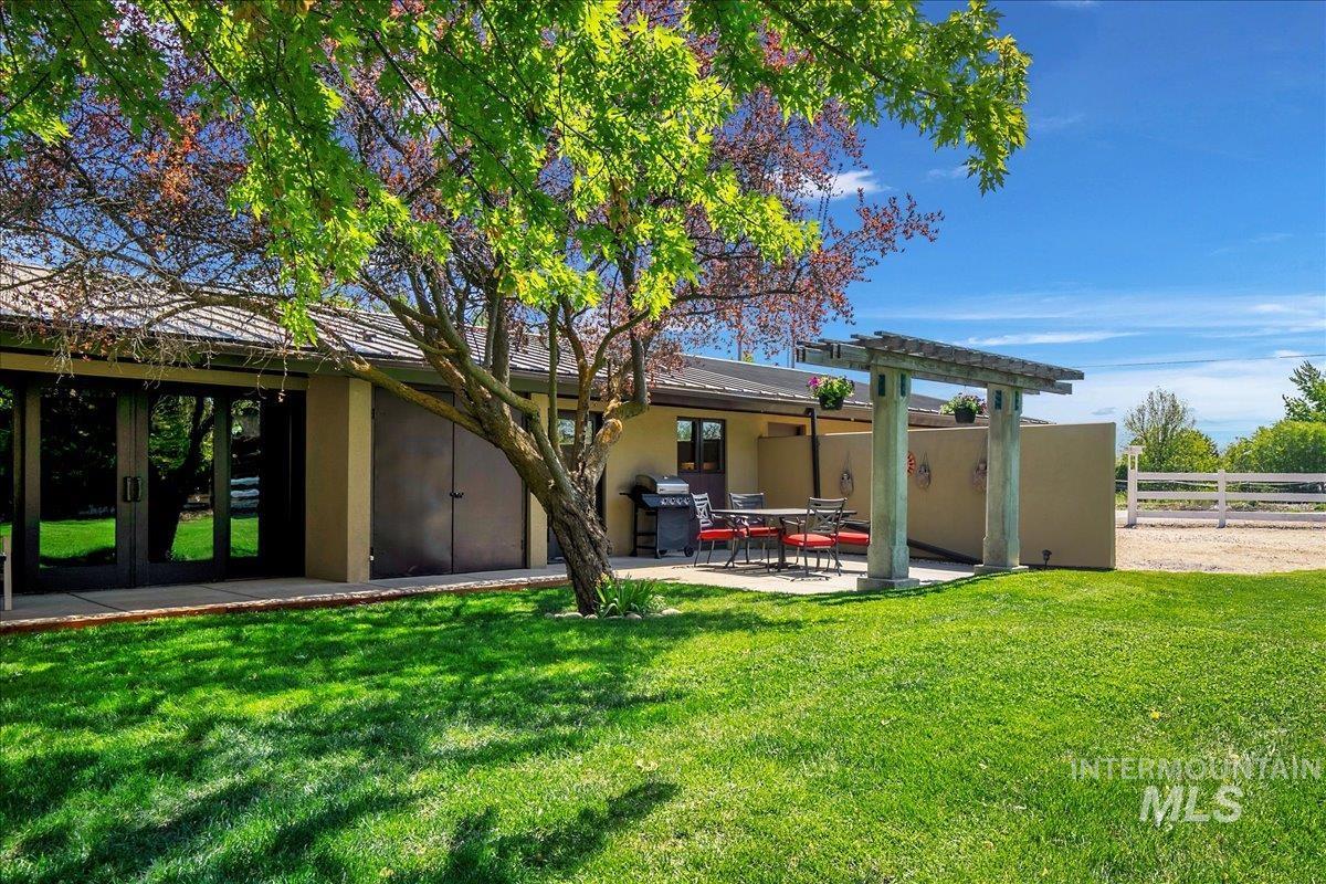 101 / 103 Minot Street, Middleton, Idaho 83644, 2 Bedrooms, 1 Bathroom, Residential Income For Sale, Price $1,164,000, 98944905