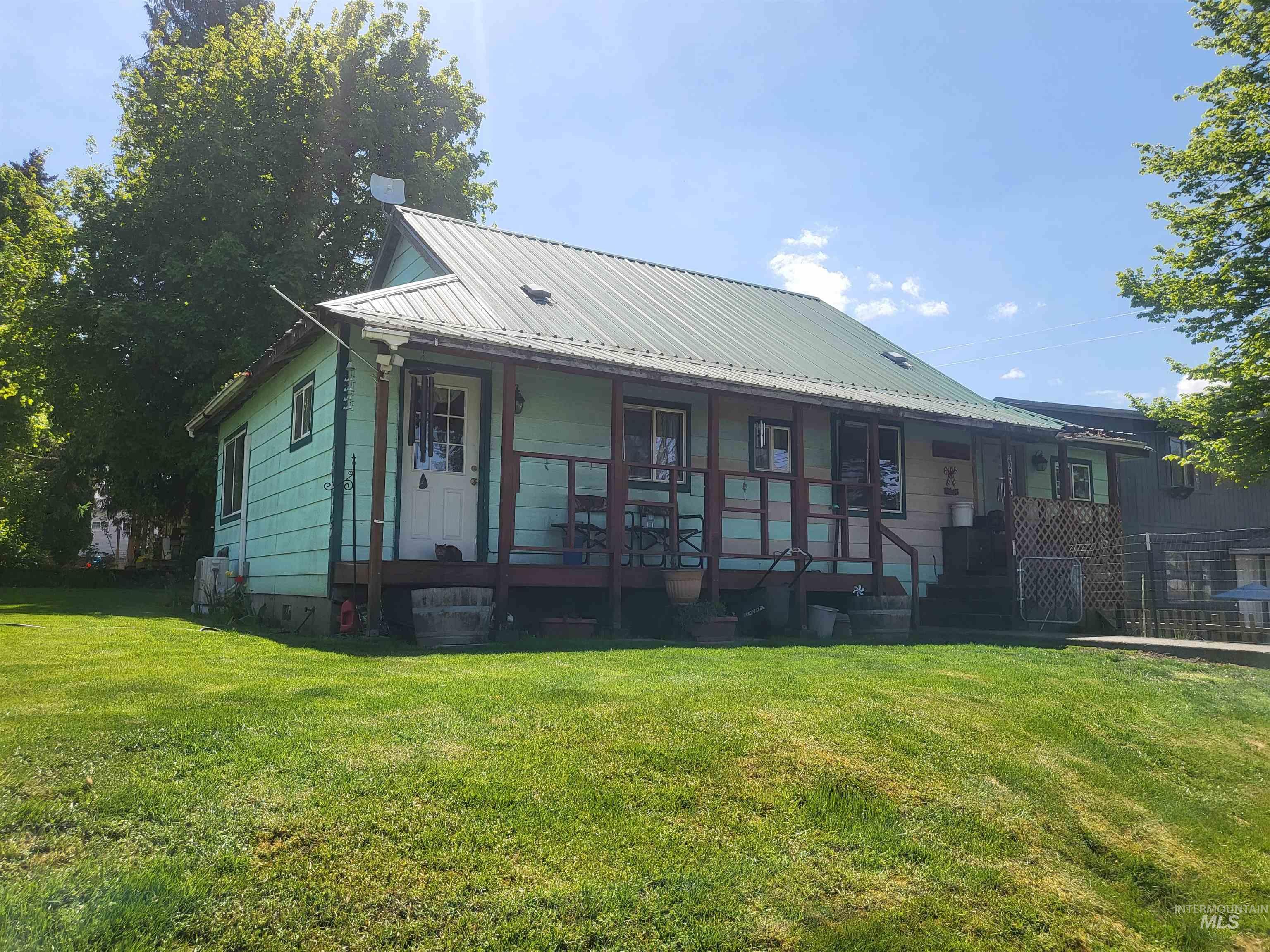 202 Hill St, Kamiah, Idaho 83856, 2 Bedrooms, 1 Bathroom, Residential For Sale, Price $165,000, 98944921