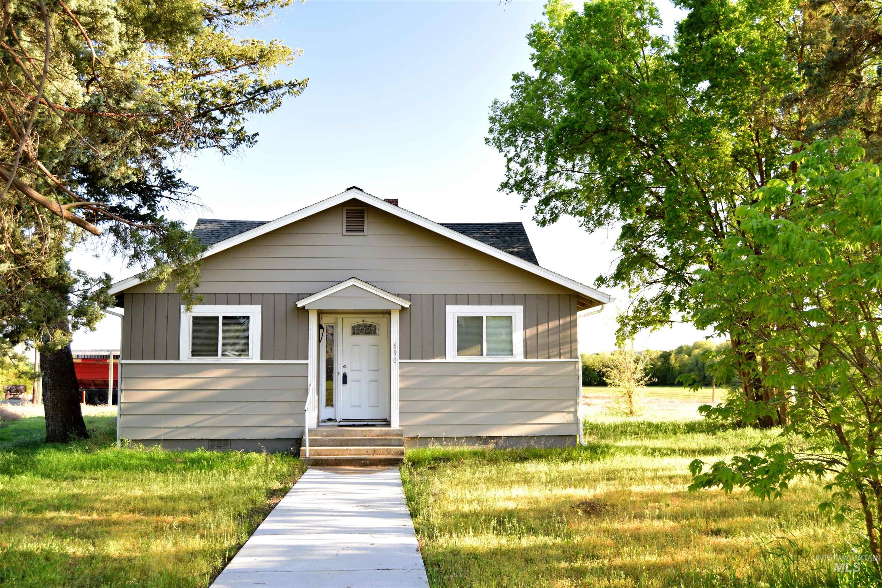 690 Hale Road, Weiser, Idaho 83672, 4 Bedrooms, 1 Bathroom, Residential For Sale, Price $399,500, 98944991
