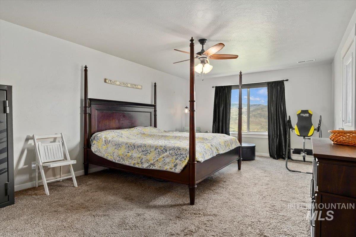 34 Deirdre Dr, Horseshoe Bend, Idaho 83629, 4 Bedrooms, 2.5 Bathrooms, Residential For Sale, Price $1,395,000, 98945012