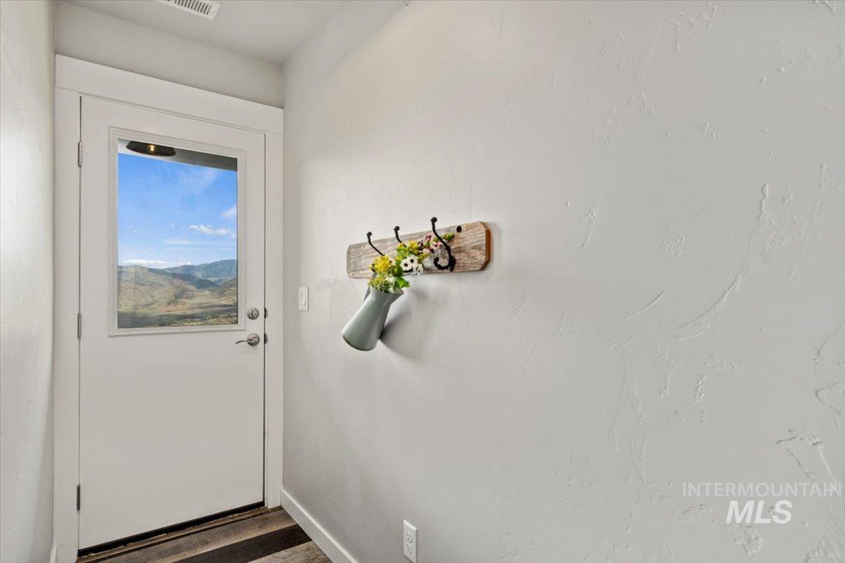 34 Deirdre Dr, Horseshoe Bend, Idaho 83629, 4 Bedrooms, 2.5 Bathrooms, Residential For Sale, Price $1,395,000, 98945012