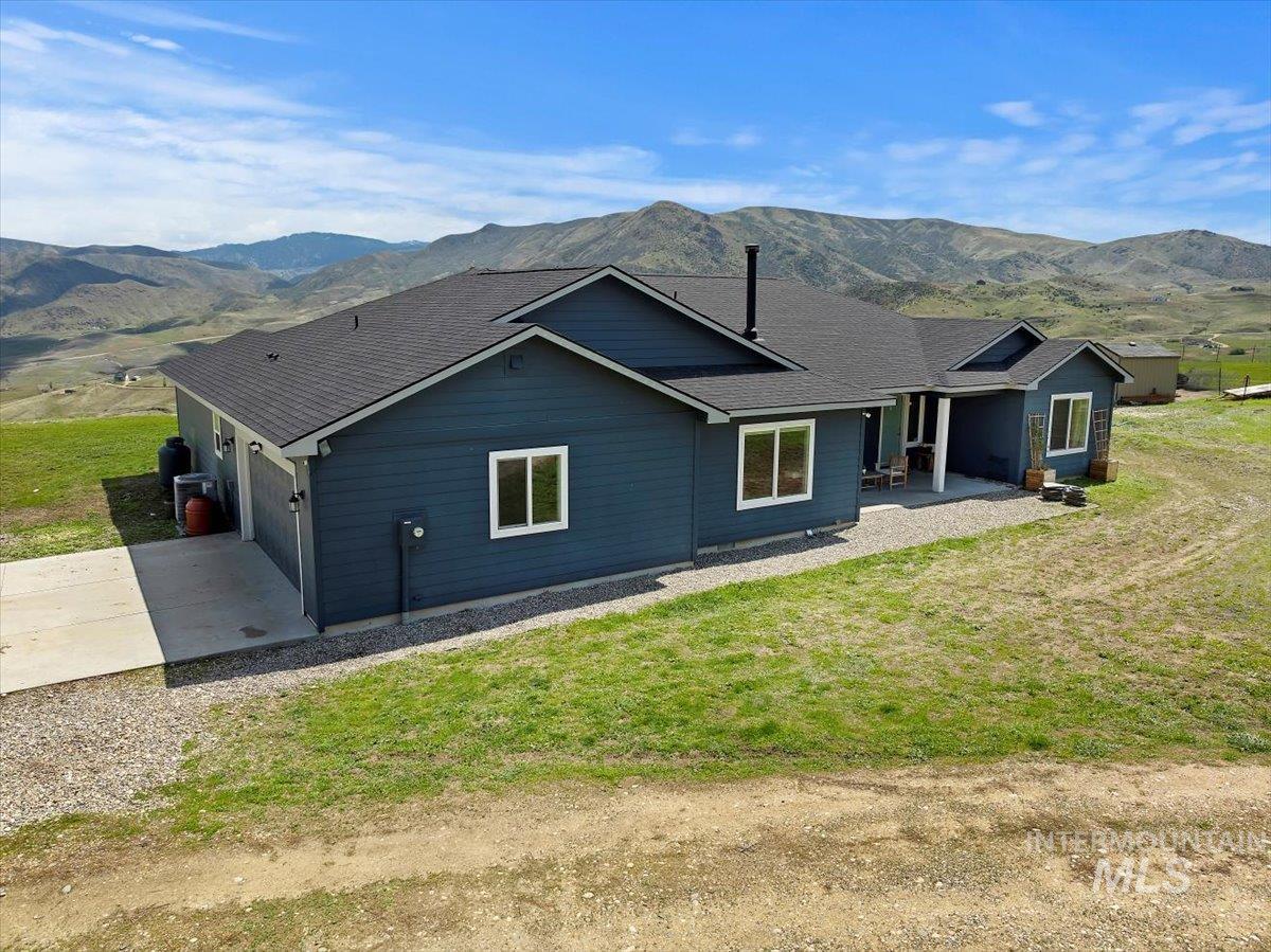 34 Deirdre Dr, Horseshoe Bend, Idaho 83629, 4 Bedrooms, 2.5 Bathrooms, Residential For Sale, Price $1,395,000, 98945012