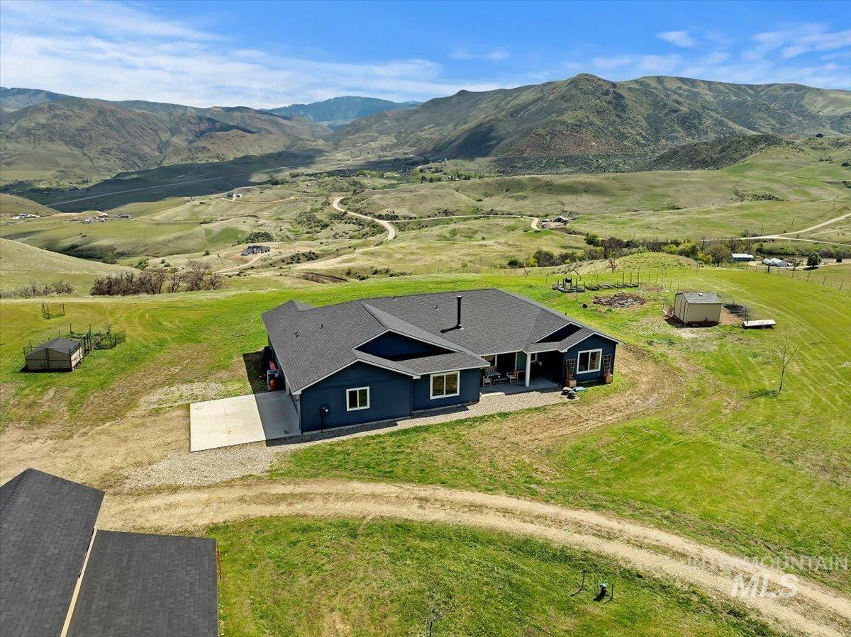 34 Deirdre Dr, Horseshoe Bend, Idaho 83629, 4 Bedrooms, 2.5 Bathrooms, Residential For Sale, Price $1,395,000, 98945012