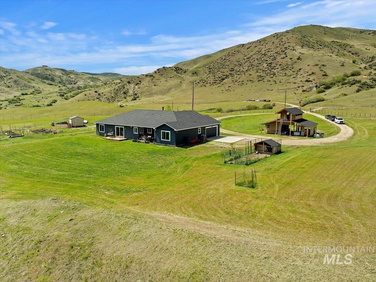 34 Deirdre Dr, Horseshoe Bend, Idaho 83629, 4 Bedrooms, 2.5 Bathrooms, Residential For Sale, Price $1,395,000, 98945012