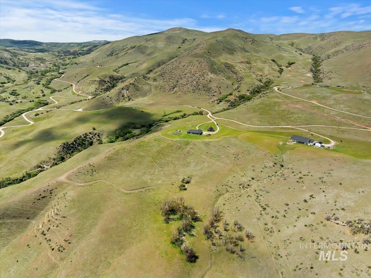 34 Deirdre Dr, Horseshoe Bend, Idaho 83629, 4 Bedrooms, 2.5 Bathrooms, Residential For Sale, Price $1,395,000, 98945012