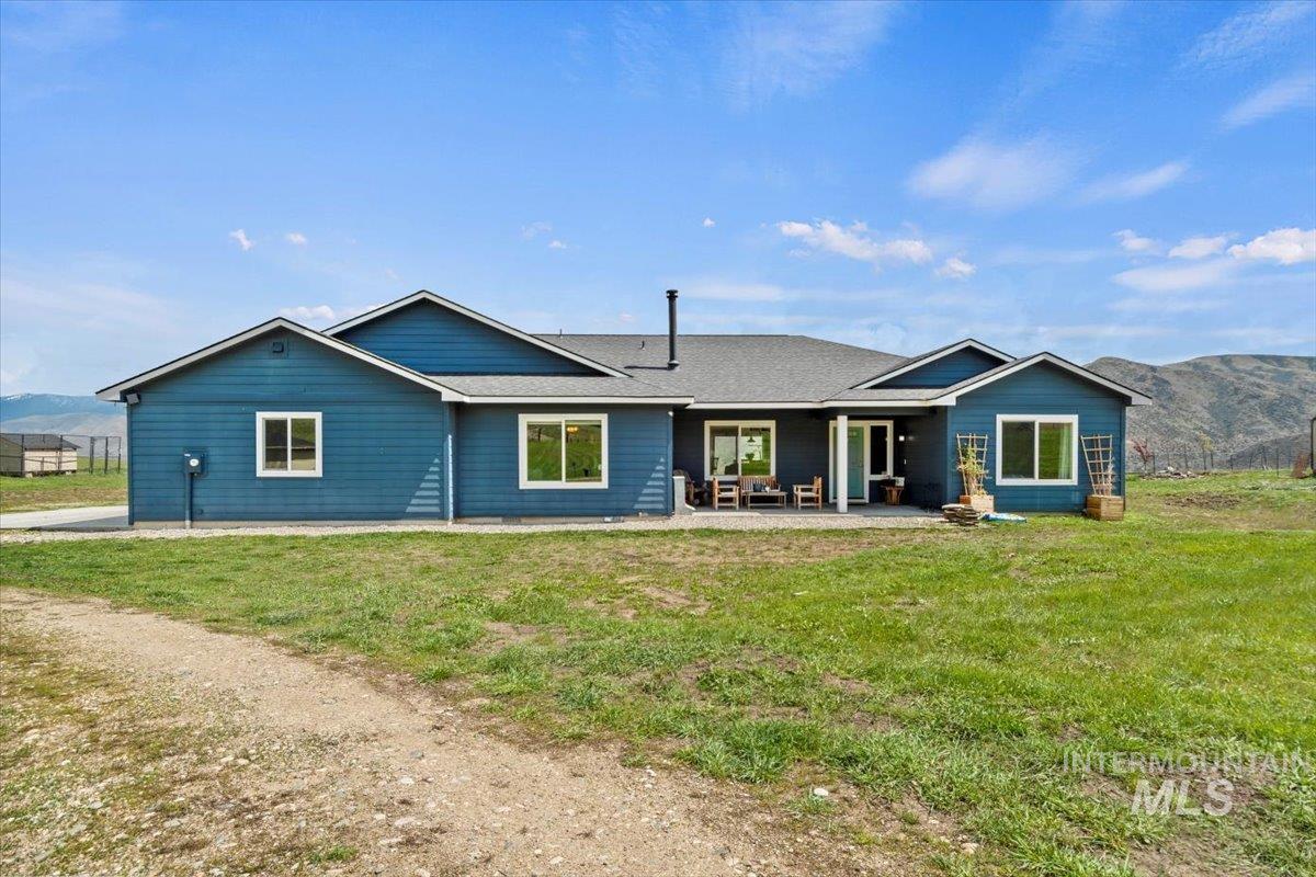 34 Deirdre Dr, Horseshoe Bend, Idaho 83629, 4 Bedrooms, 2.5 Bathrooms, Residential For Sale, Price $1,395,000, 98945012