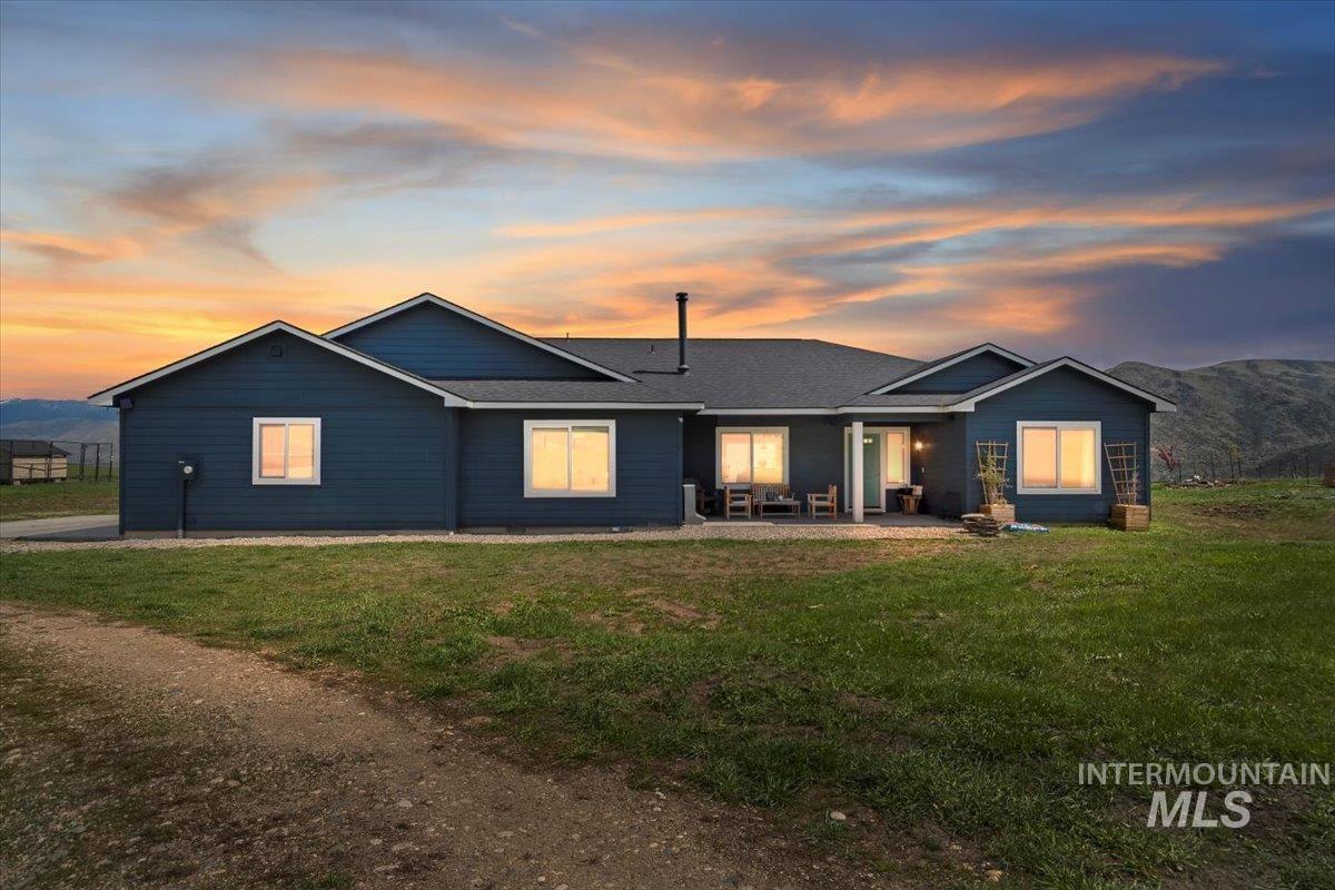 34 Deirdre Dr, Horseshoe Bend, Idaho 83629, 4 Bedrooms, 2.5 Bathrooms, Residential For Sale, Price $1,395,000, 98945012