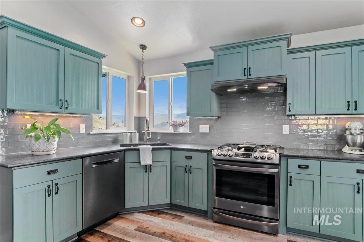 34 Deirdre Dr, Horseshoe Bend, Idaho 83629, 4 Bedrooms, 2.5 Bathrooms, Residential For Sale, Price $1,395,000, 98945012