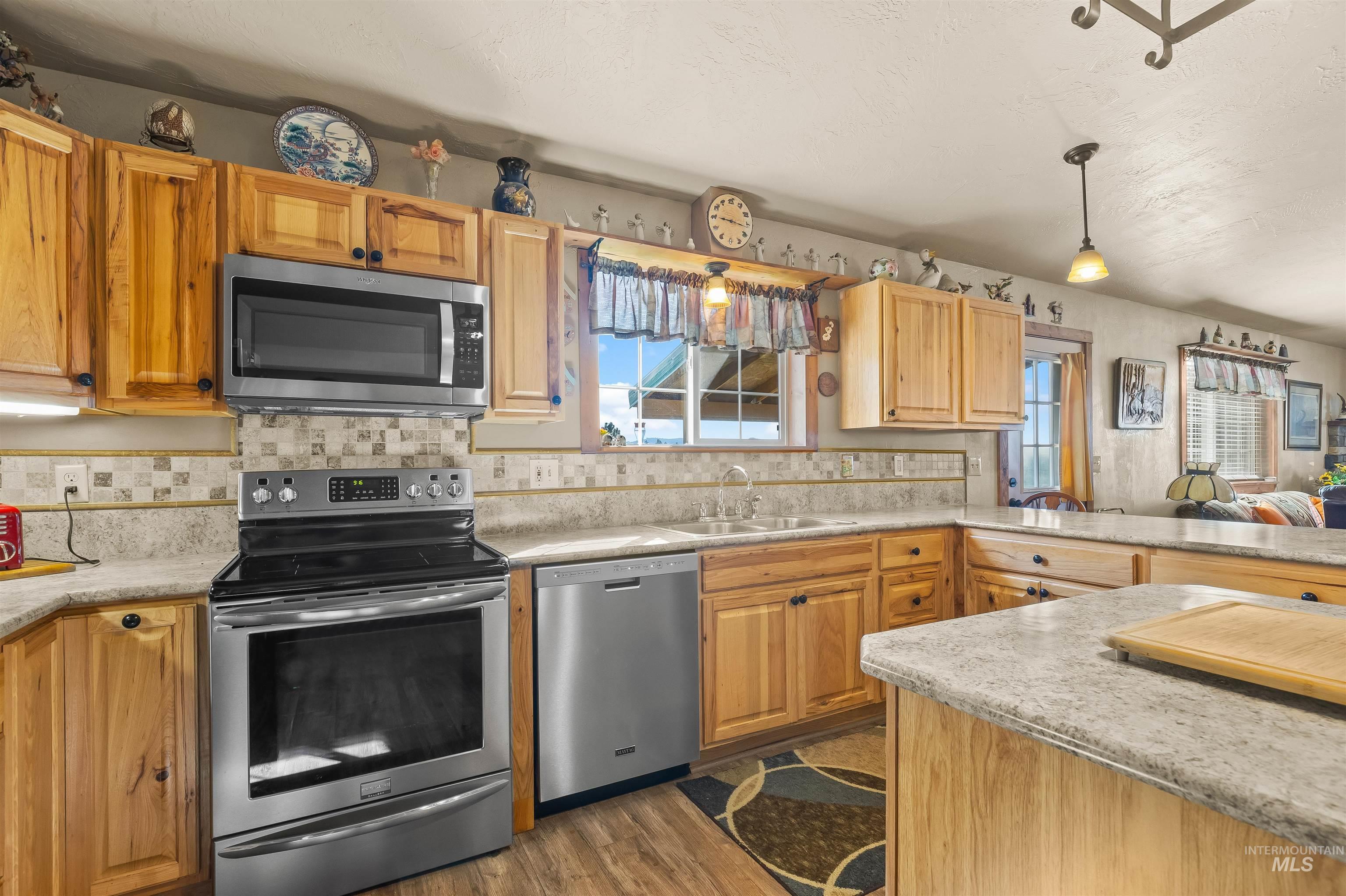 37405 Southwick Rd, Kendrick, Idaho 83537, 3 Bedrooms, 2 Bathrooms, Residential For Sale, Price $544,000, 98945018
