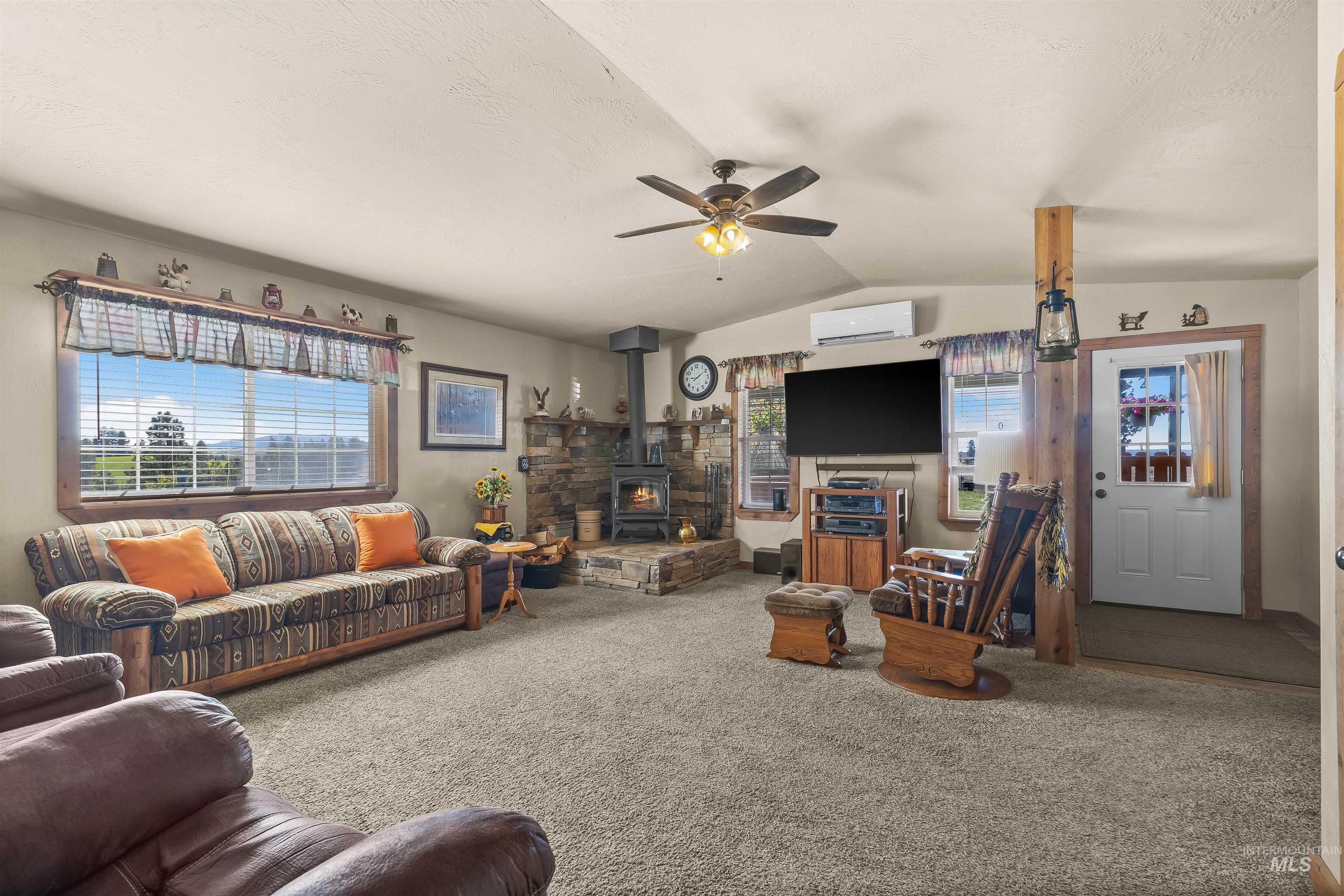37405 Southwick Rd, Kendrick, Idaho 83537, 3 Bedrooms, 2 Bathrooms, Residential For Sale, Price $544,000, 98945018
