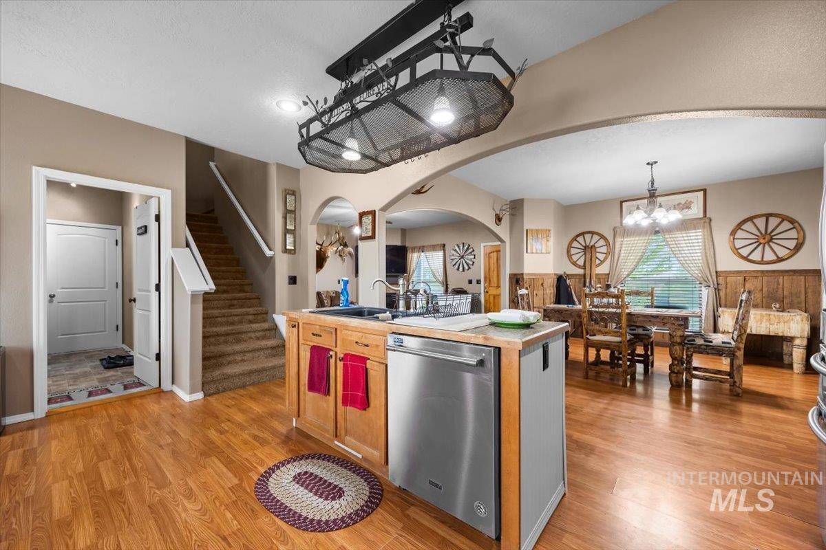 3856 Wood Way, New Plymouth, Idaho 83655, 4 Bedrooms, 2.5 Bathrooms, Residential For Sale, Price $599,000, 98945057