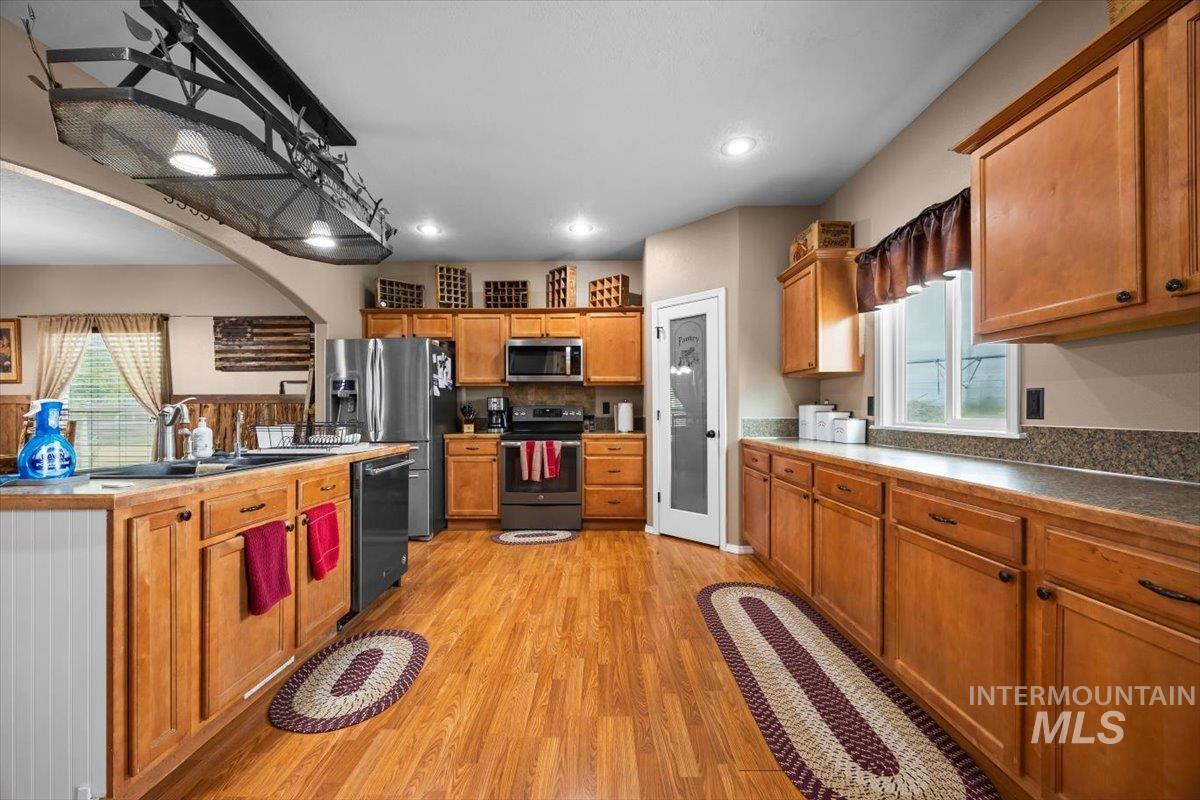 3856 Wood Way, New Plymouth, Idaho 83655, 4 Bedrooms, 2.5 Bathrooms, Residential For Sale, Price $599,000, 98945057
