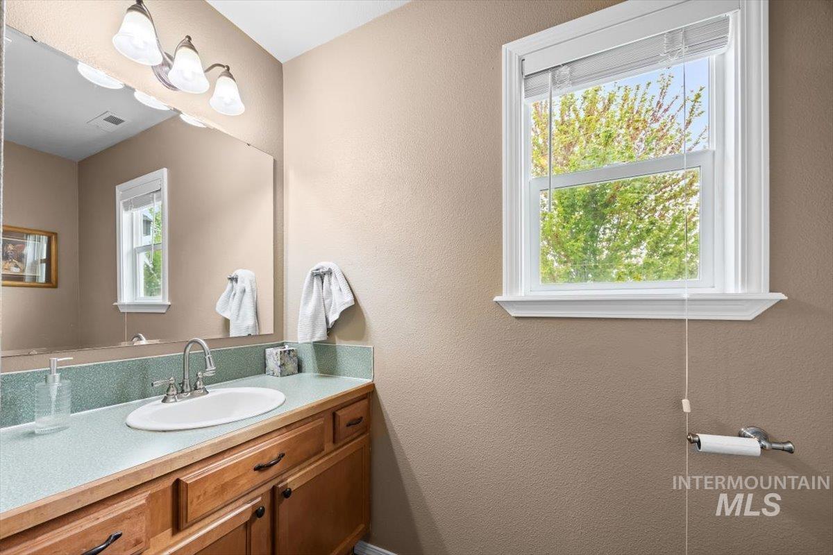 3856 Wood Way, New Plymouth, Idaho 83655, 4 Bedrooms, 2.5 Bathrooms, Residential For Sale, Price $599,000, 98945057