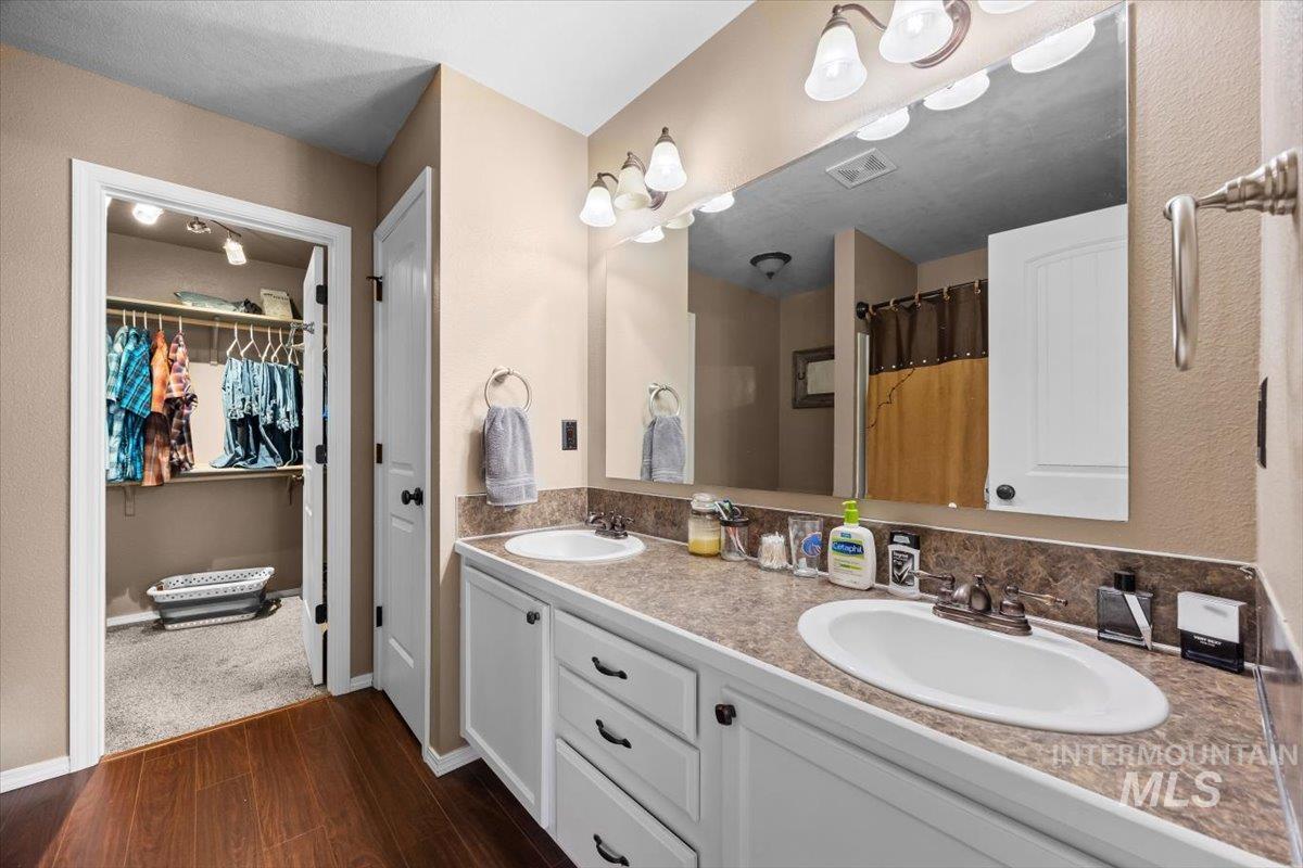 3856 Wood Way, New Plymouth, Idaho 83655, 4 Bedrooms, 2.5 Bathrooms, Residential For Sale, Price $599,000, 98945057