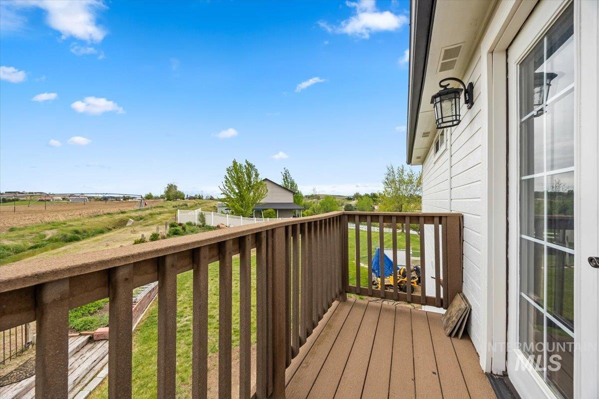 3856 Wood Way, New Plymouth, Idaho 83655, 4 Bedrooms, 2.5 Bathrooms, Residential For Sale, Price $599,000, 98945057