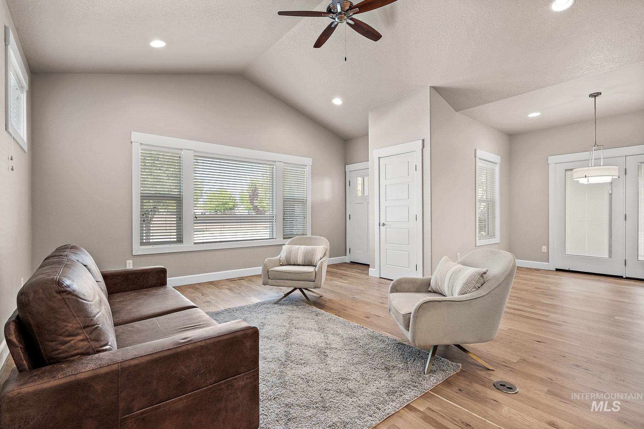 1457 Summerheights, Meridian, Idaho 83646, 2 Bedrooms, 2 Bathrooms, Residential For Sale, Price $459,900, 98945073