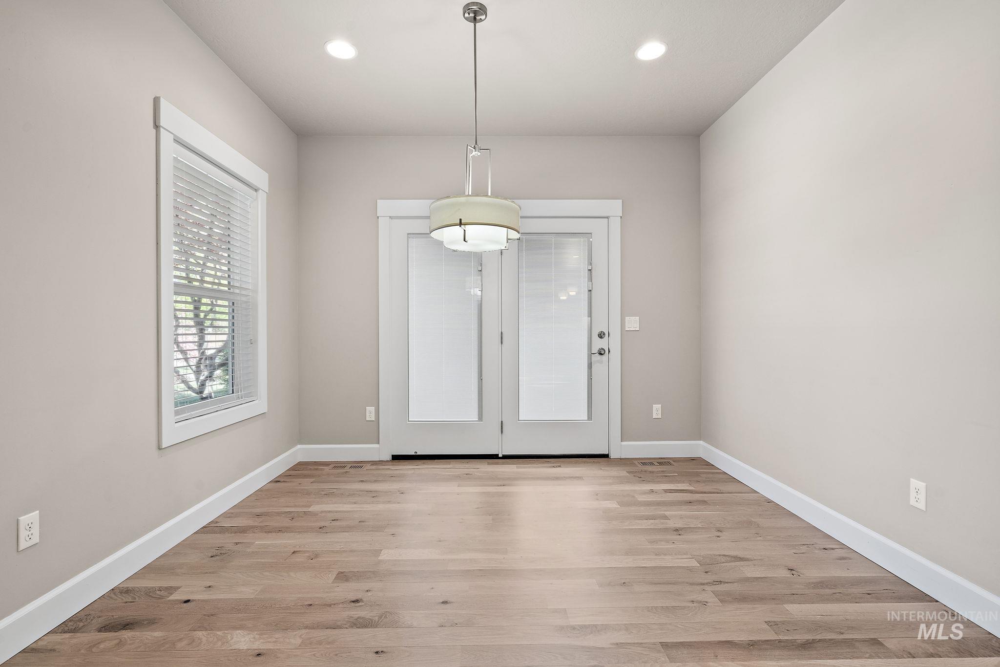 1457 Summerheights, Meridian, Idaho 83646, 2 Bedrooms, 2 Bathrooms, Residential For Sale, Price $459,900, 98945073