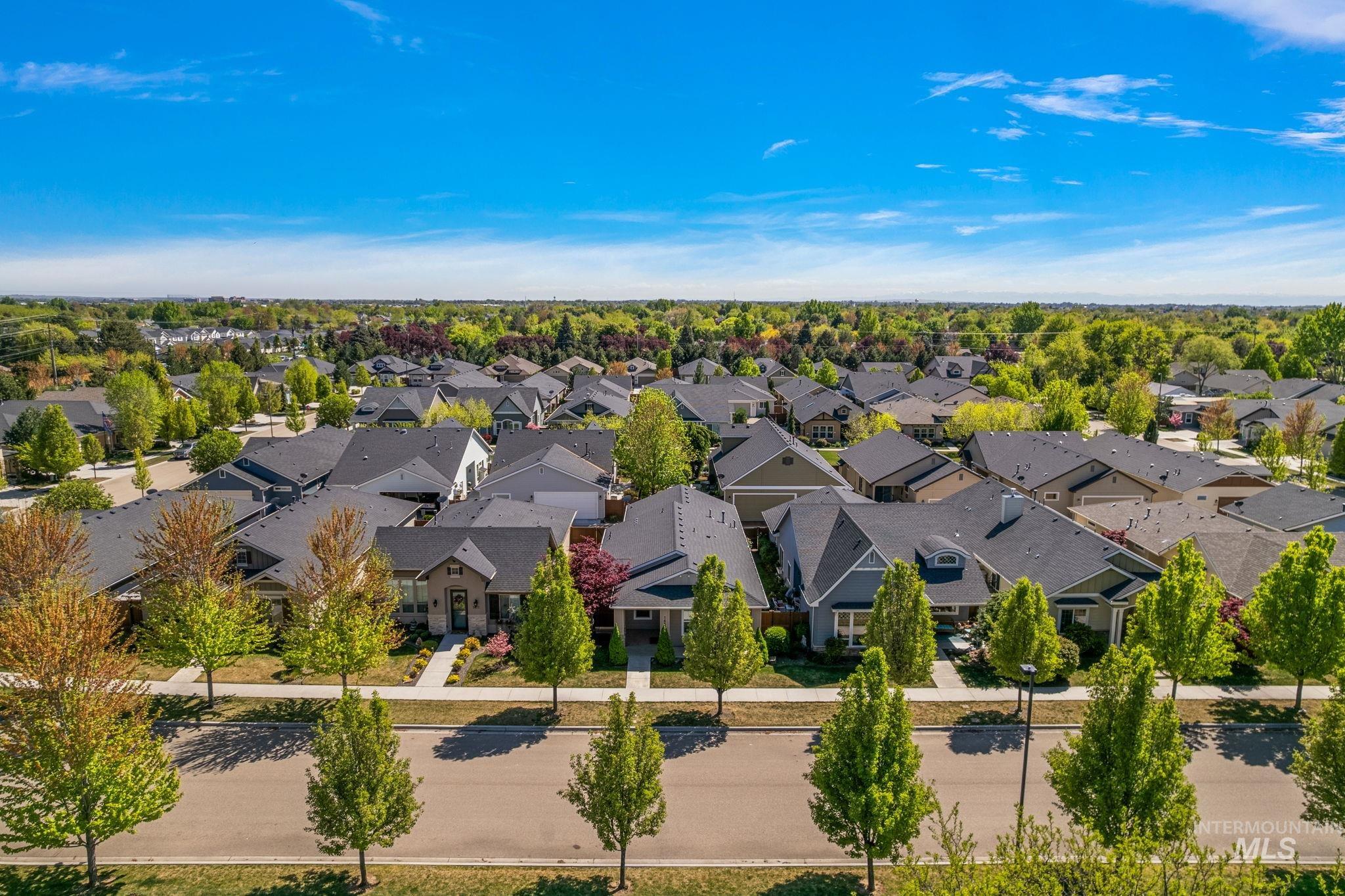 1457 Summerheights, Meridian, Idaho 83646, 2 Bedrooms, 2 Bathrooms, Residential For Sale, Price $459,900, 98945073