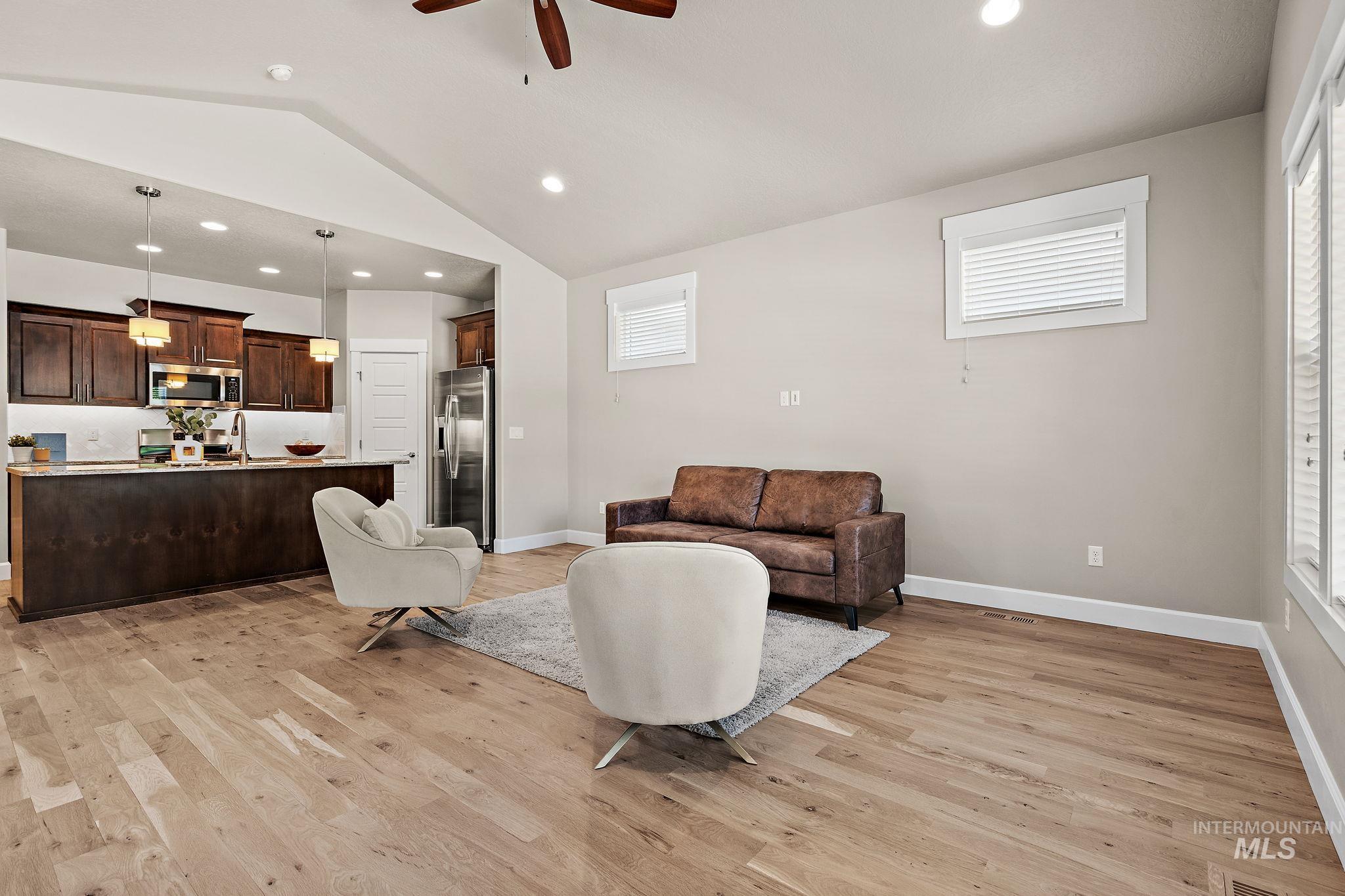 1457 Summerheights, Meridian, Idaho 83646, 2 Bedrooms, 2 Bathrooms, Residential For Sale, Price $459,900, 98945073