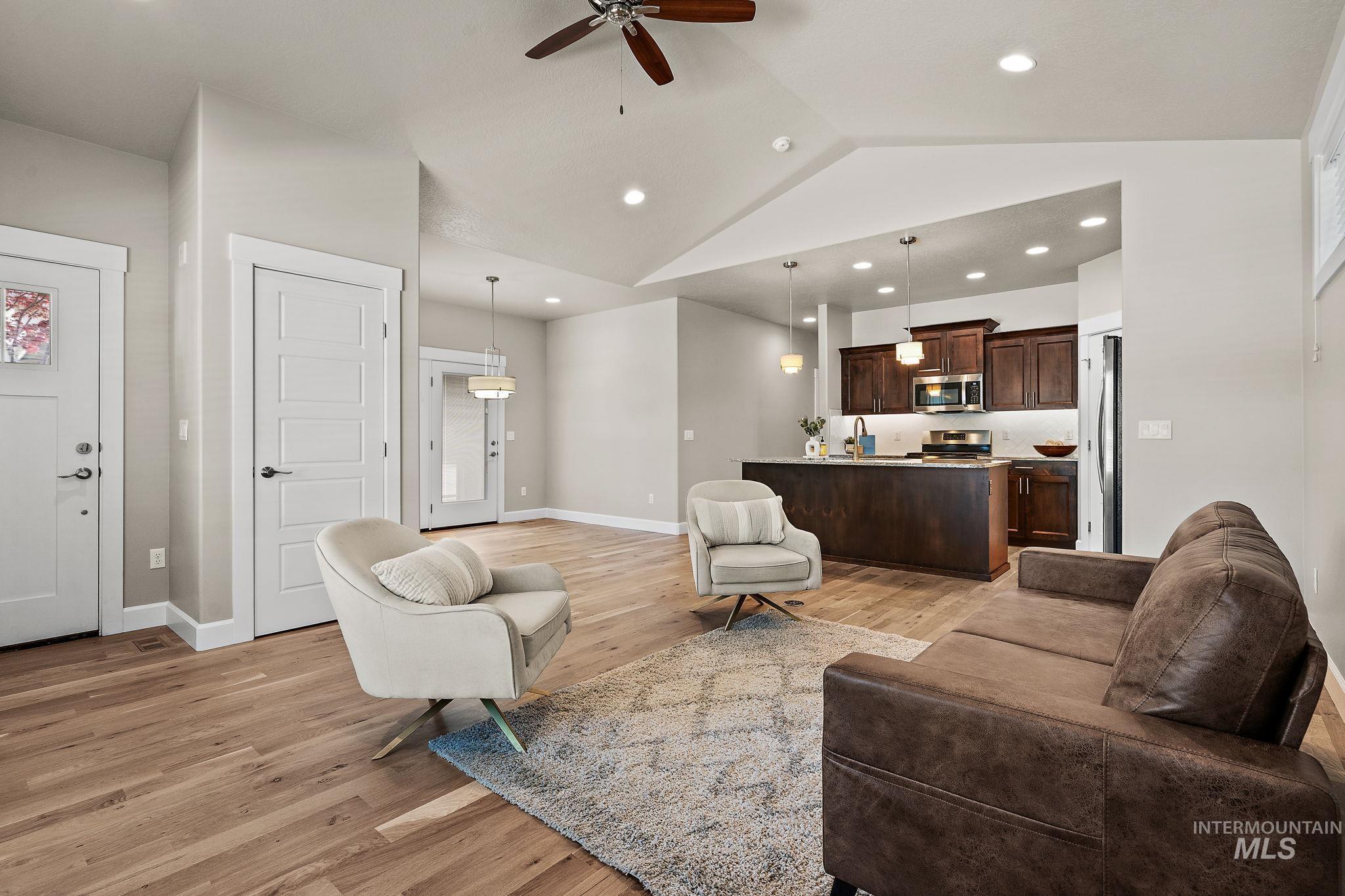1457 Summerheights, Meridian, Idaho 83646, 2 Bedrooms, 2 Bathrooms, Residential For Sale, Price $459,900, 98945073