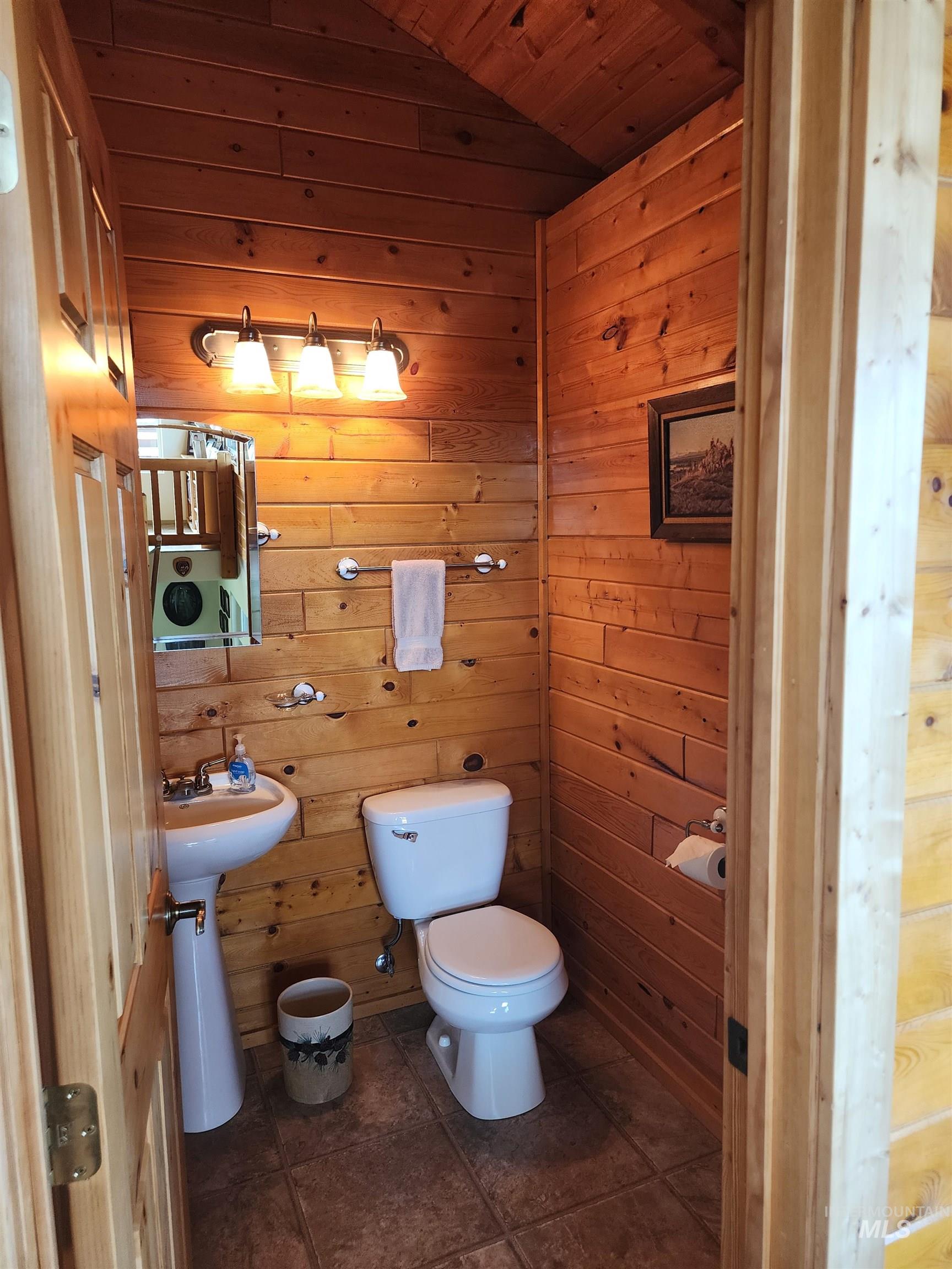 1073 Doumecq Road, White Bird, Idaho 83554, 3 Bedrooms, 2.5 Bathrooms, Residential For Sale, Price $675,000, 98945157