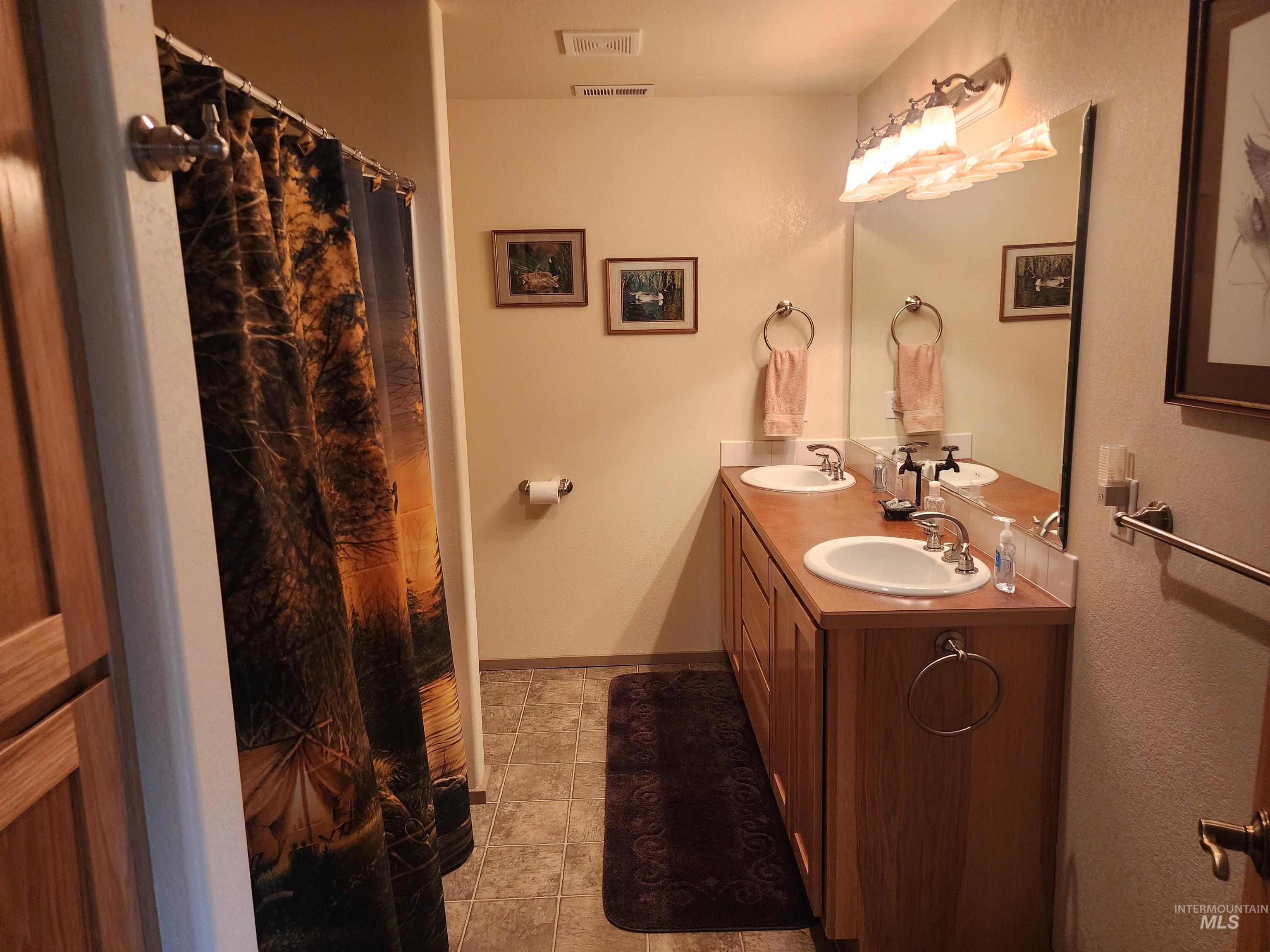 1073 Doumecq Road, White Bird, Idaho 83554, 3 Bedrooms, 2.5 Bathrooms, Residential For Sale, Price $675,000, 98945157