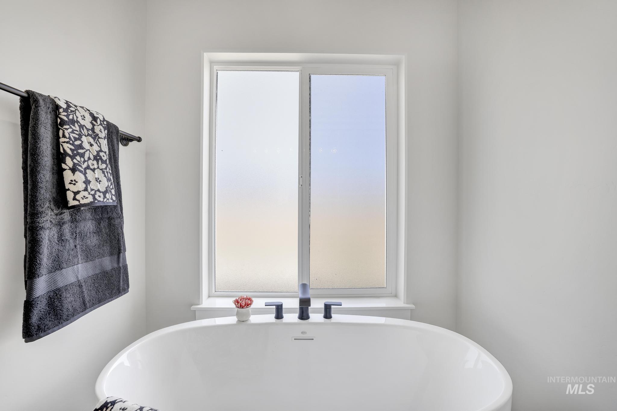 3675 E 3711 N, Kimberly, Idaho 83341, 4 Bedrooms, 3 Bathrooms, Residential For Sale, Price $689,000, 98945203