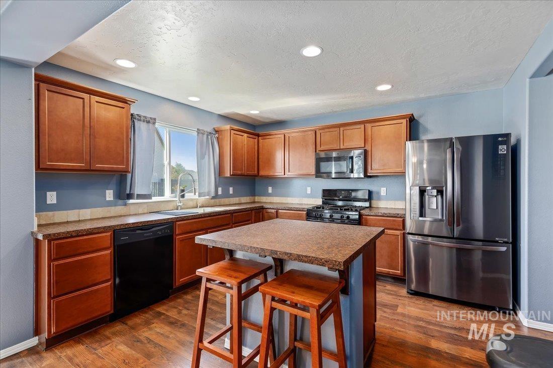 915 ione ave, Middleton, Idaho 83644, 4 Bedrooms, 2.5 Bathrooms, Residential For Sale, Price $439,000, 98945223