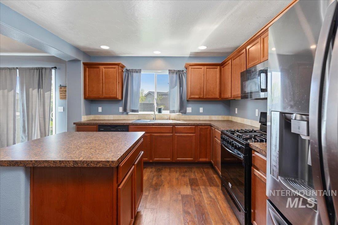 915 ione ave, Middleton, Idaho 83644, 4 Bedrooms, 2.5 Bathrooms, Residential For Sale, Price $439,000, 98945223