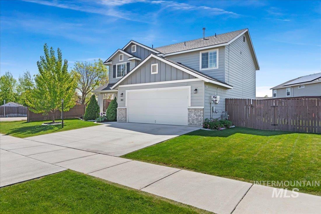 915 ione ave, Middleton, Idaho 83644, 4 Bedrooms, 2.5 Bathrooms, Residential For Sale, Price $439,000, 98945223