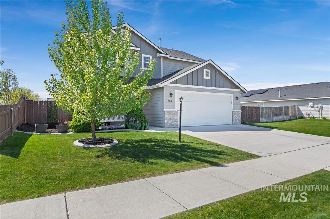 915 ione ave, Middleton, Idaho 83644, 4 Bedrooms, 2.5 Bathrooms, Residential For Sale, Price $439,000, 98945223